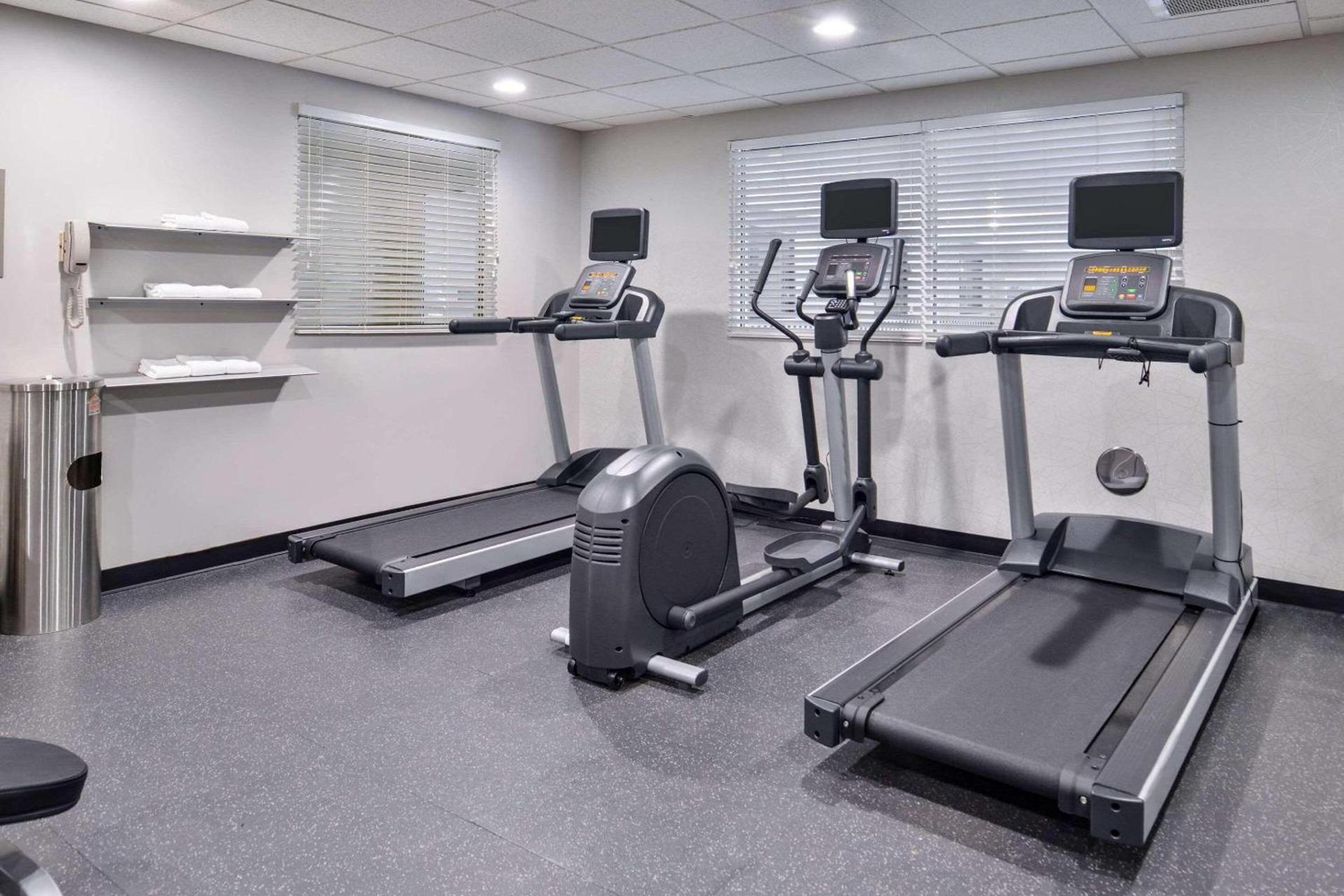 Country Inn & Suites by Radisson, Tinley Park, IL photo 28