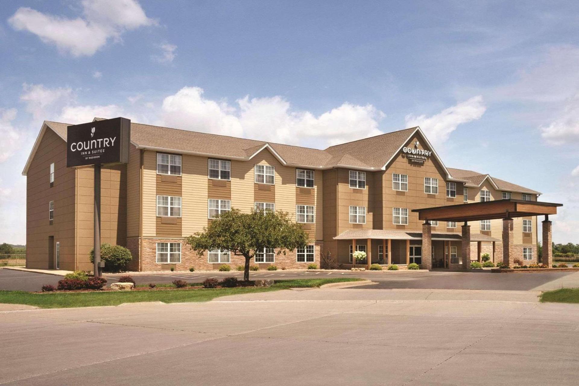 Country Inn & Suites by Radisson, Moline Airport — hotel in Moline