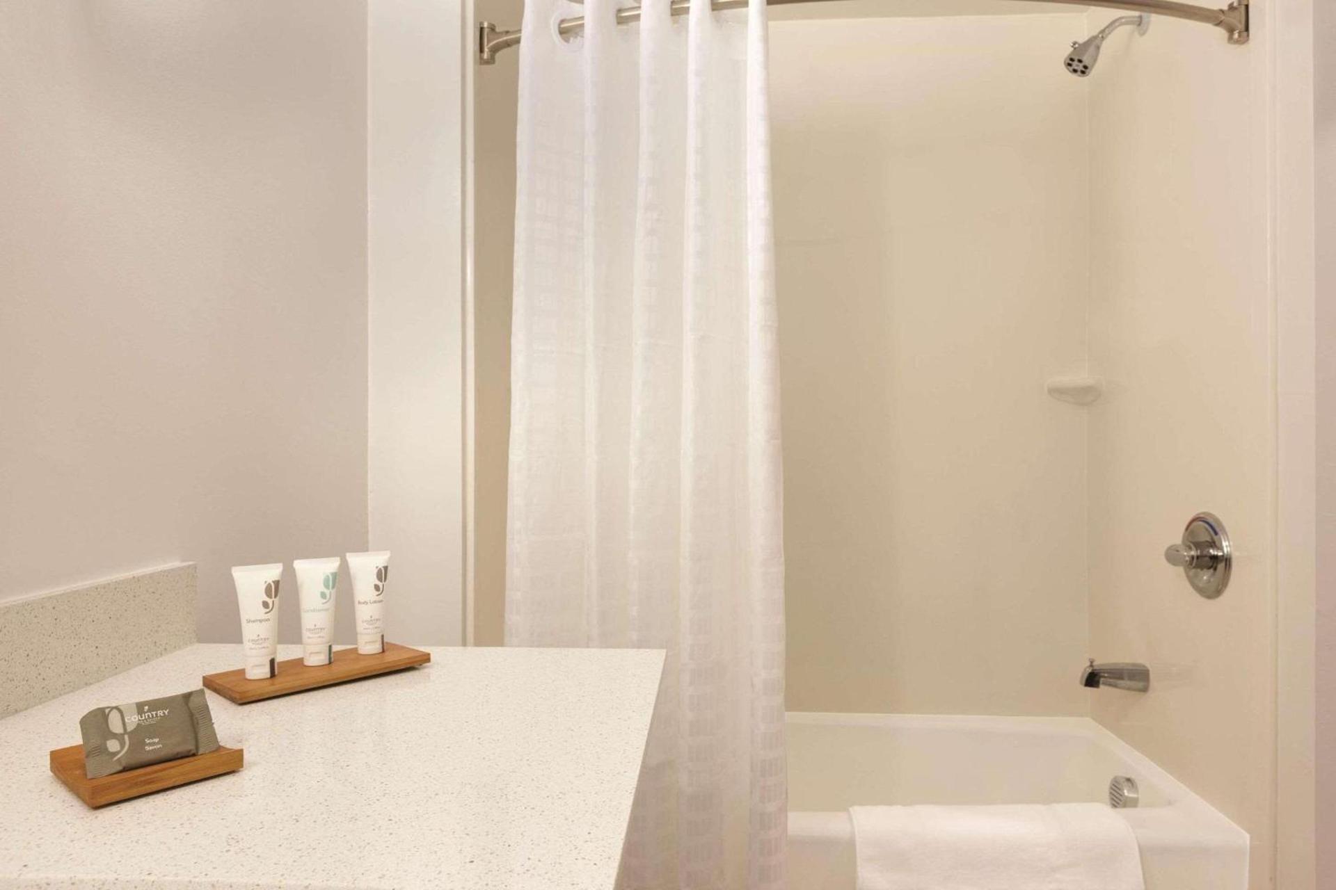 Country Inn & Suites by Radisson, Portage, IN photo 61