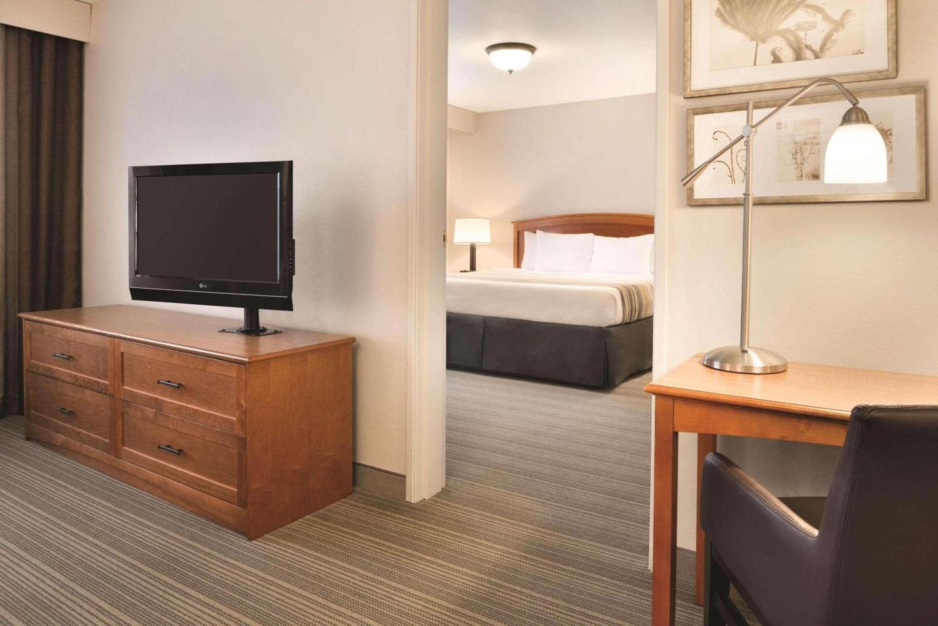 Country Inn & Suites by Radisson, Portage, IN photo 63