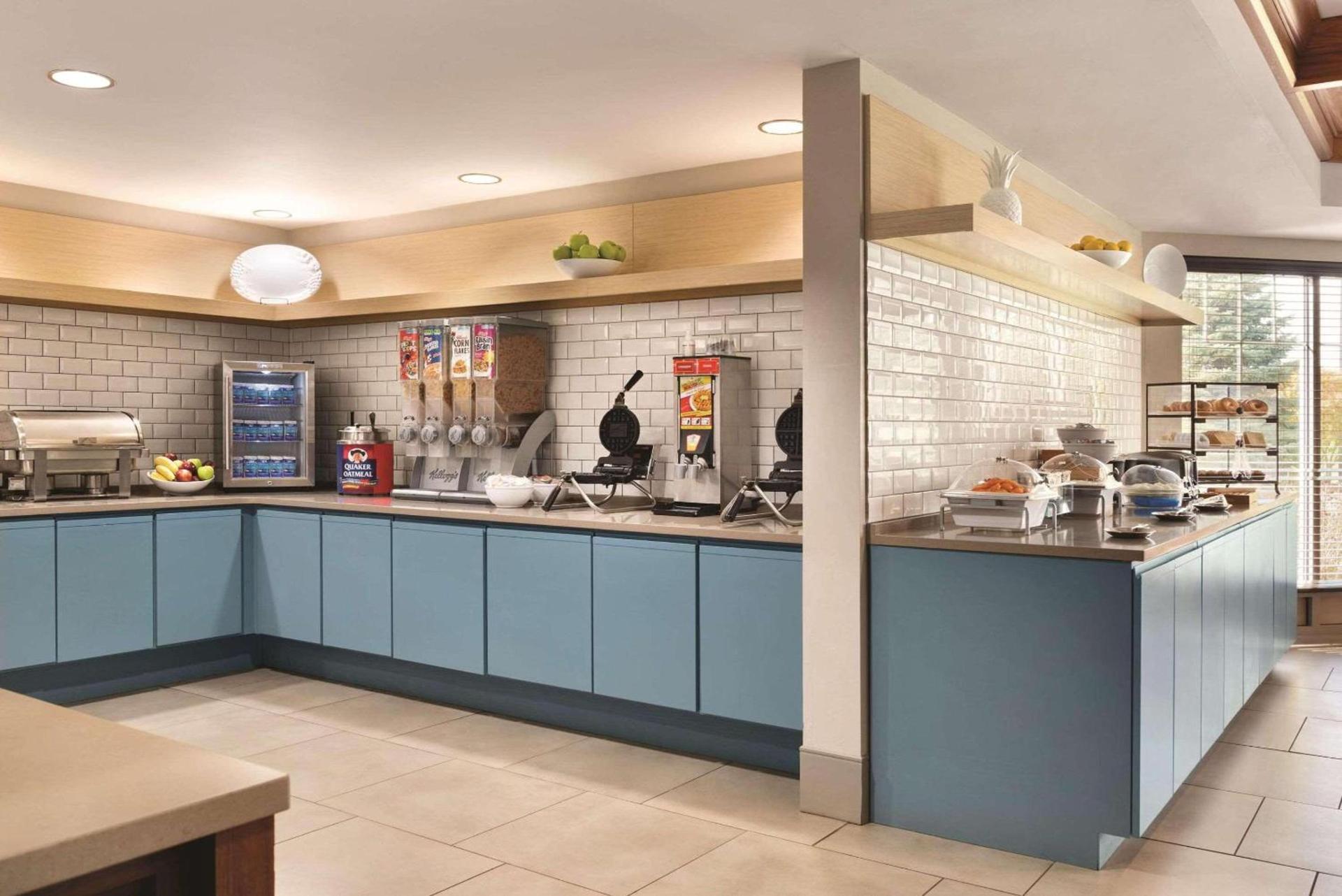 Country Inn & Suites by Radisson, Portage, IN photo 68