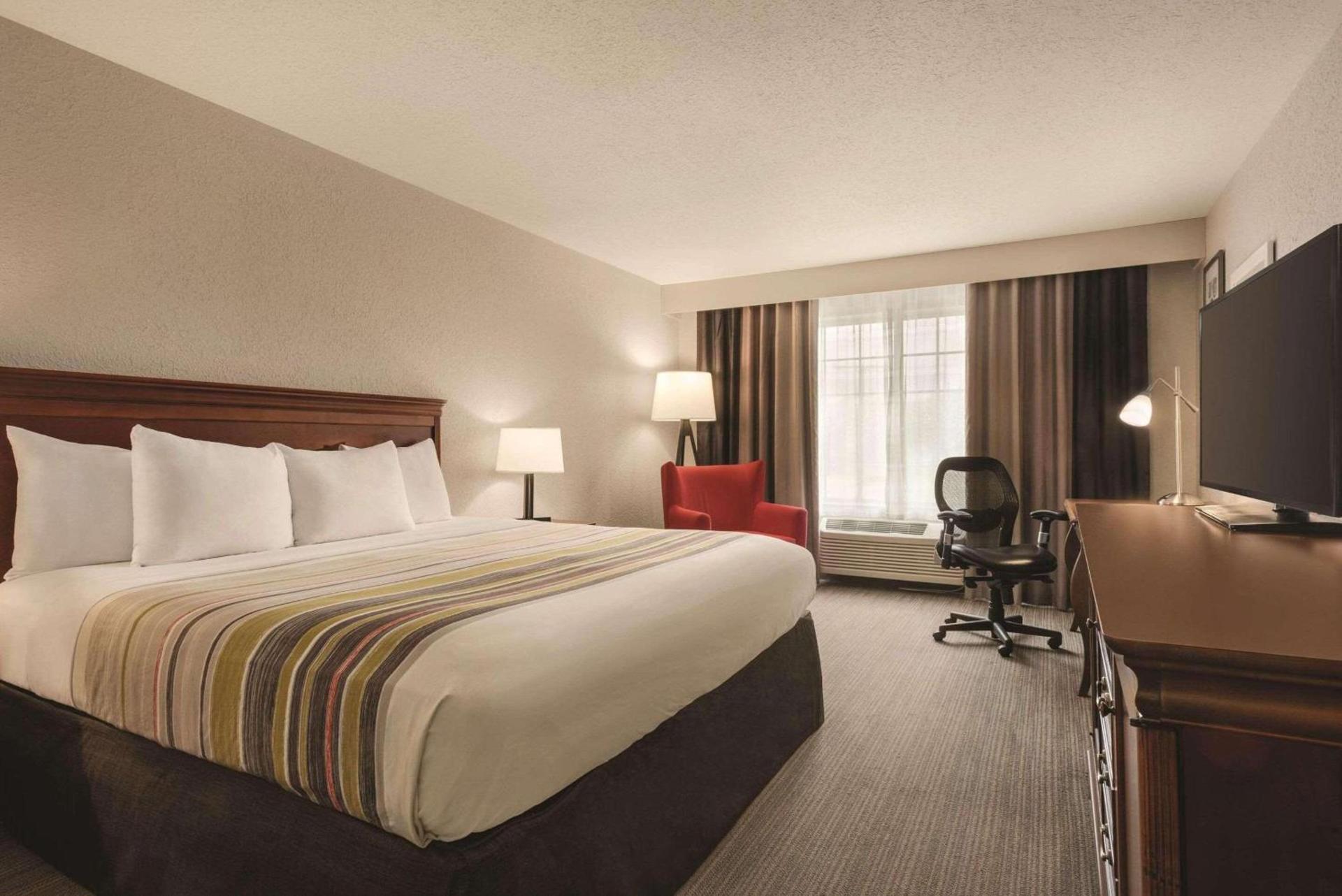 Country Inn & Suites by Radisson, Valparaiso, IN photo 6