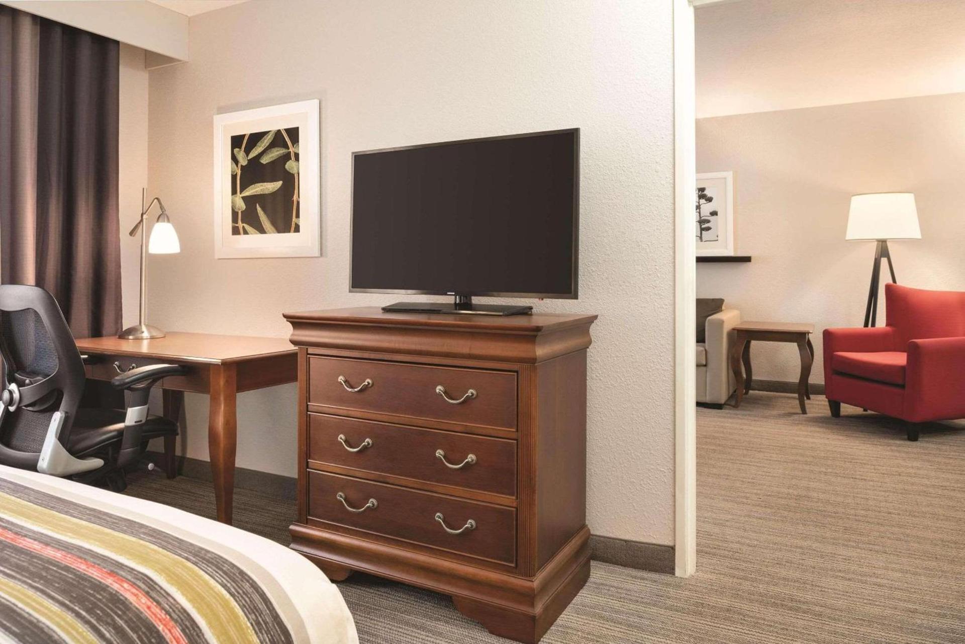 Country Inn & Suites by Radisson, Valparaiso, IN photo 13