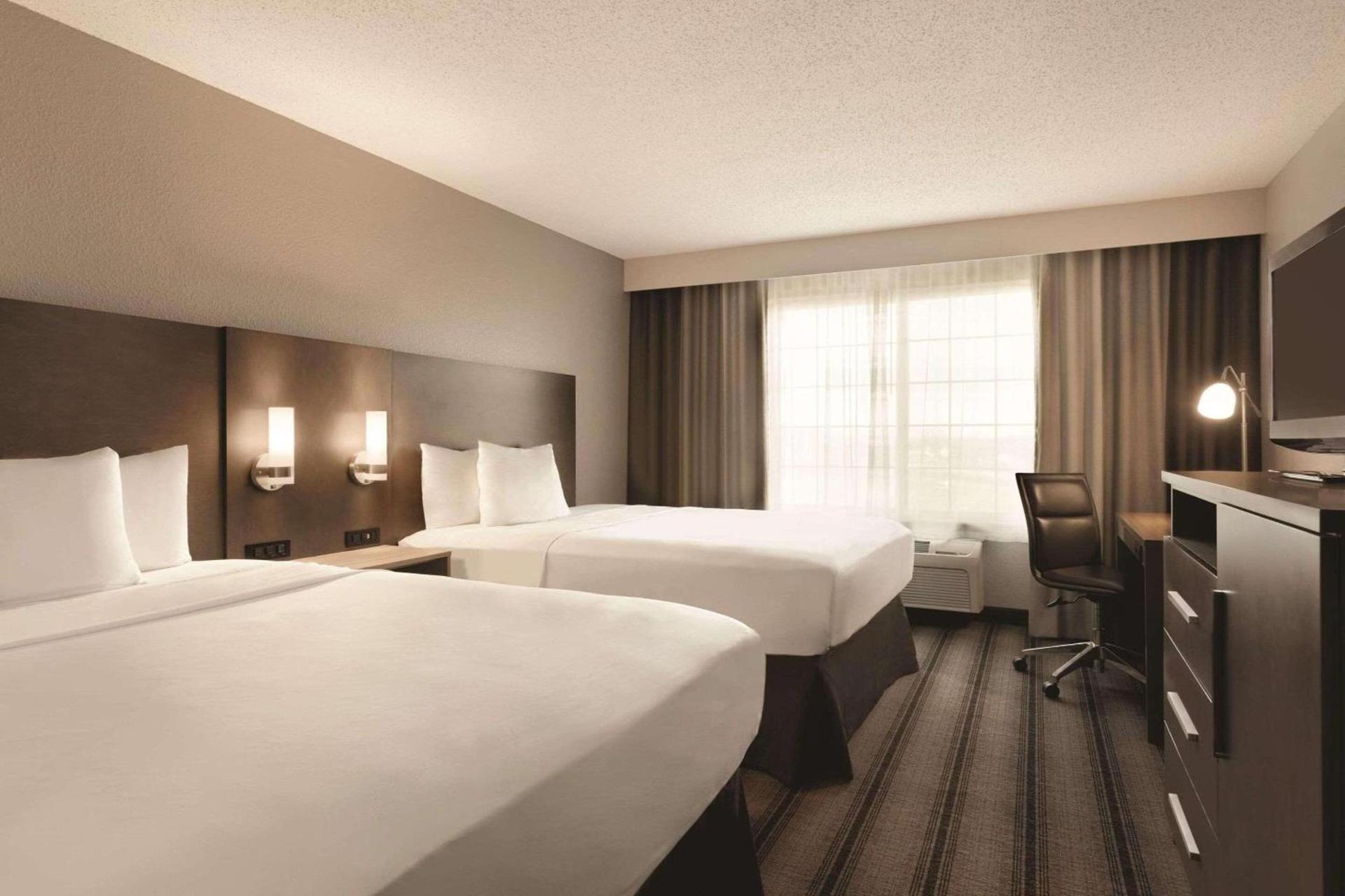Country Inn & Suites by Radisson, Indianapolis Airport South, IN photo 3