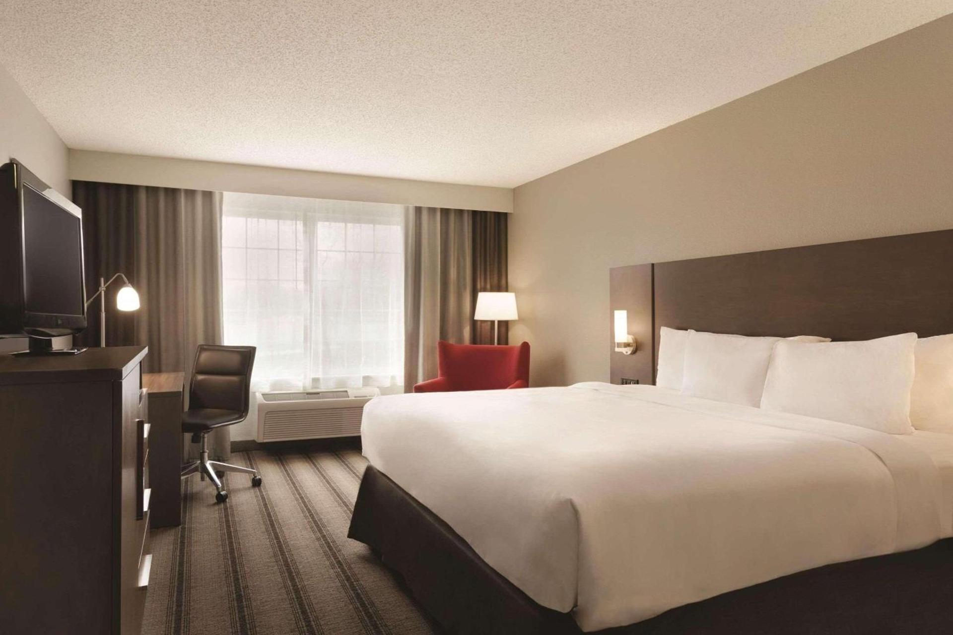 Country Inn & Suites by Radisson, Indianapolis Airport South, IN photo 4