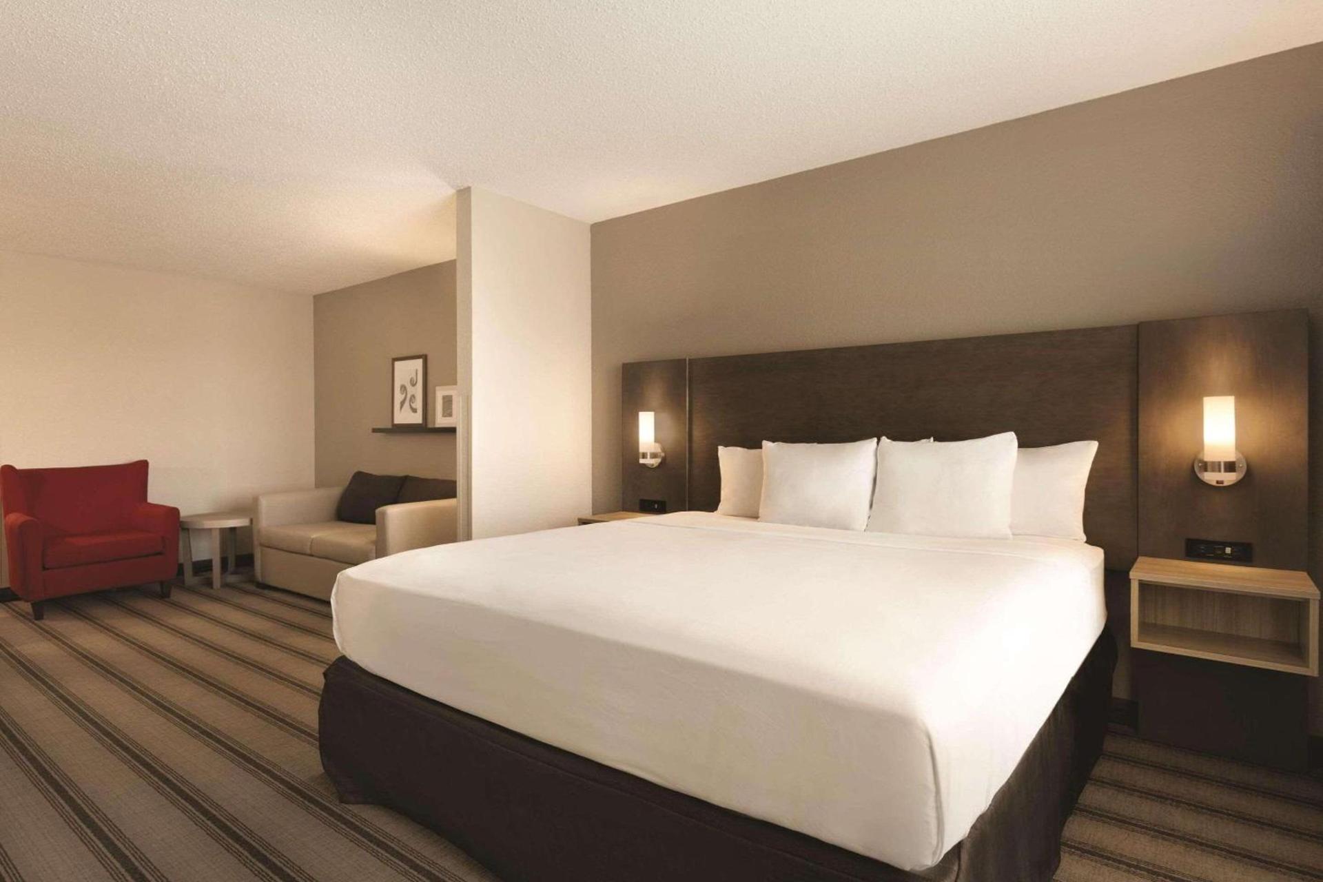 Country Inn & Suites by Radisson, Indianapolis Airport South, IN photo 5