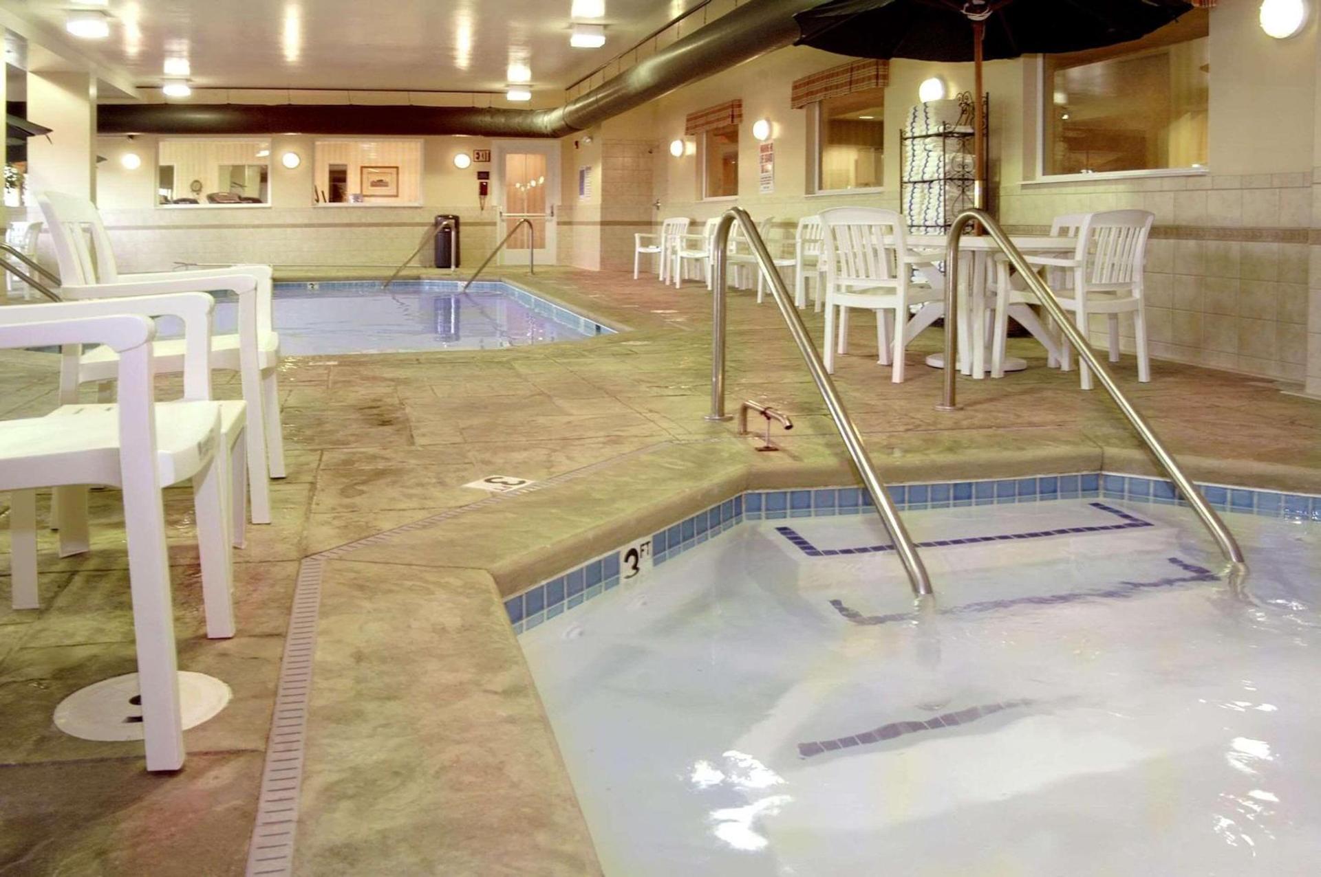 Country Inn & Suites by Radisson, Indianapolis Airport South, IN photo 7