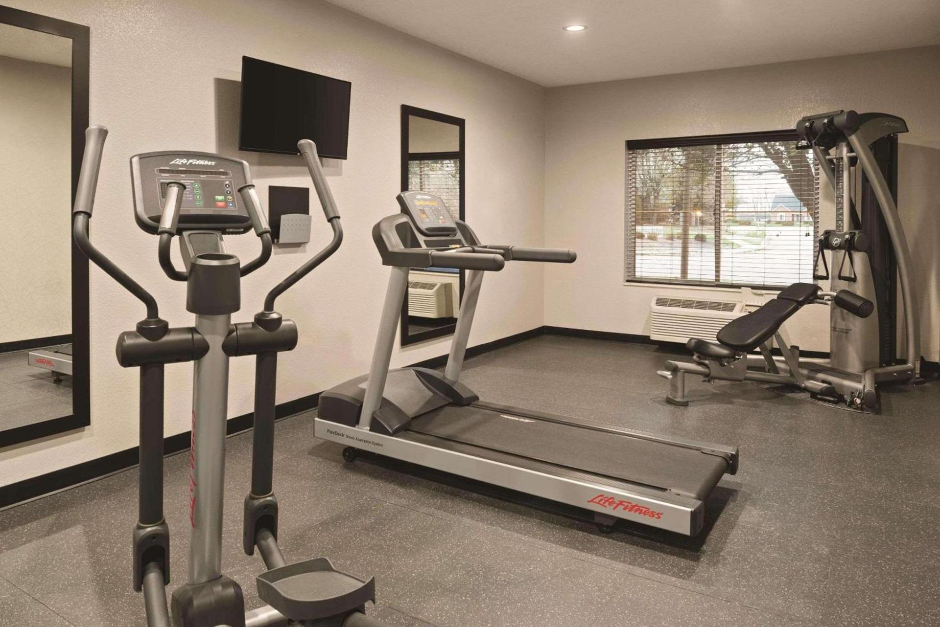 Country Inn & Suites by Radisson, Indianapolis South, IN photo 9
