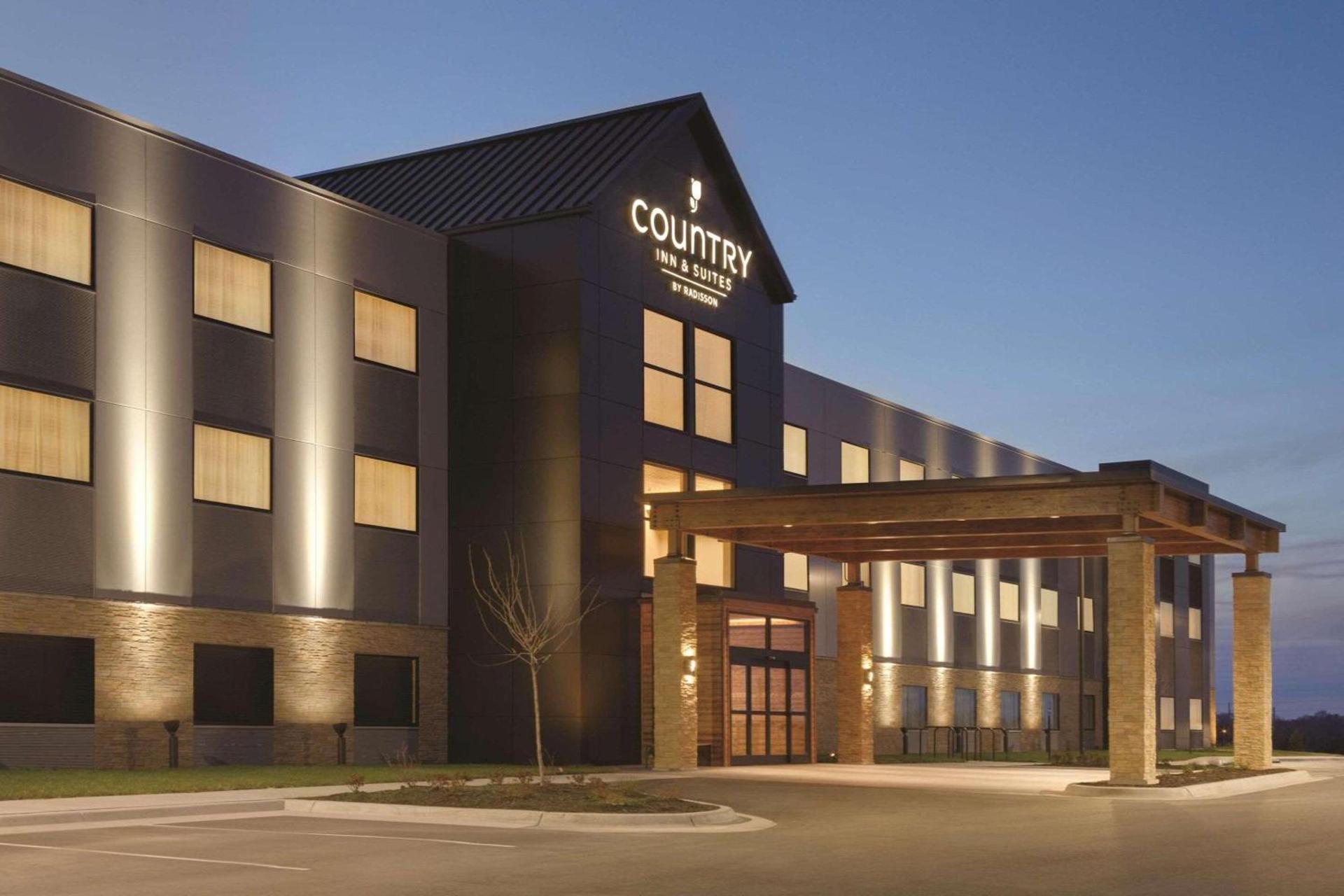 Country Inn & Suites by Radisson, Lawrence, KS — hotel in Lawrence