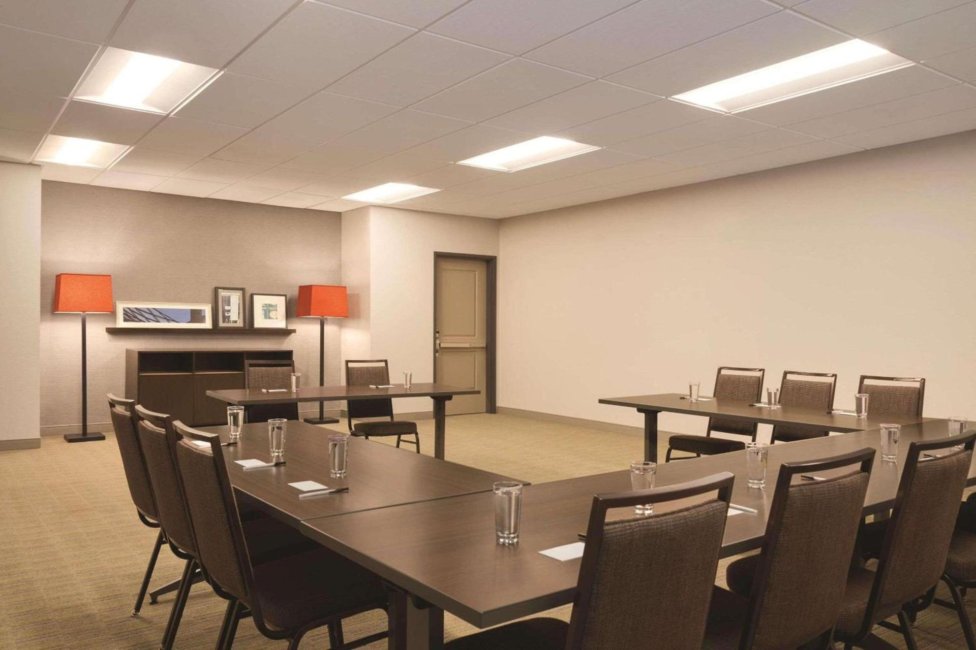 Country Inn & Suites by Radisson, Lawrence, KS photo 14