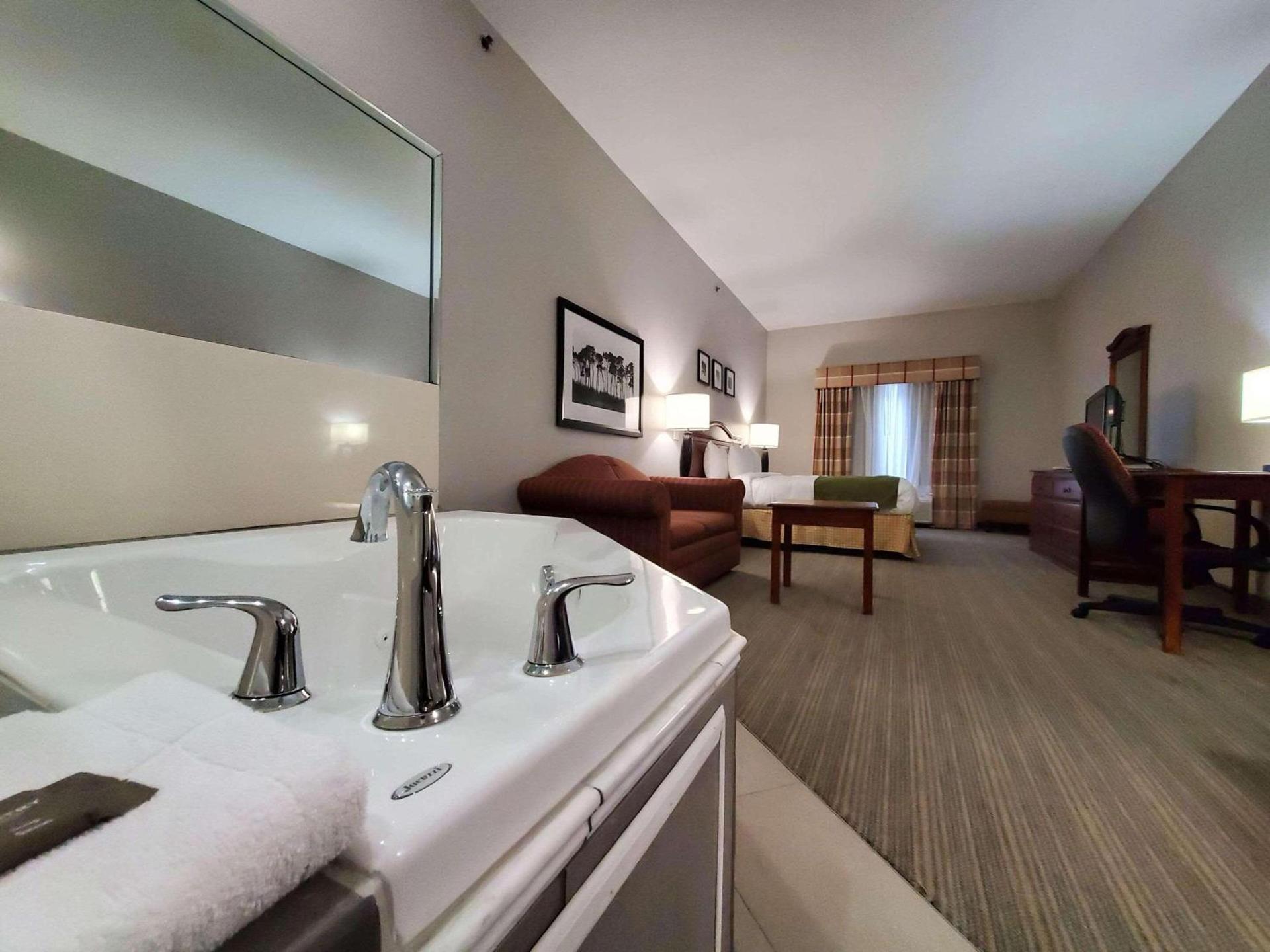 Garner Hotel Paducah West photo 5
