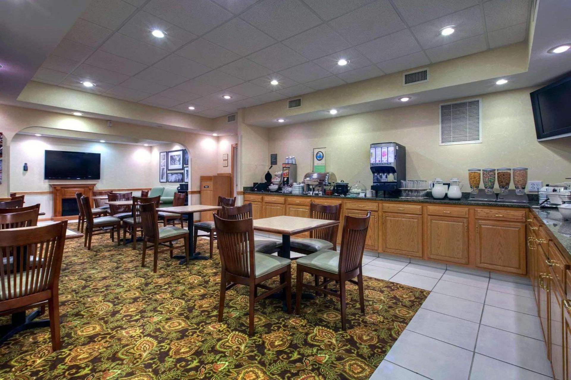 Garner Hotel Paducah West photo 16