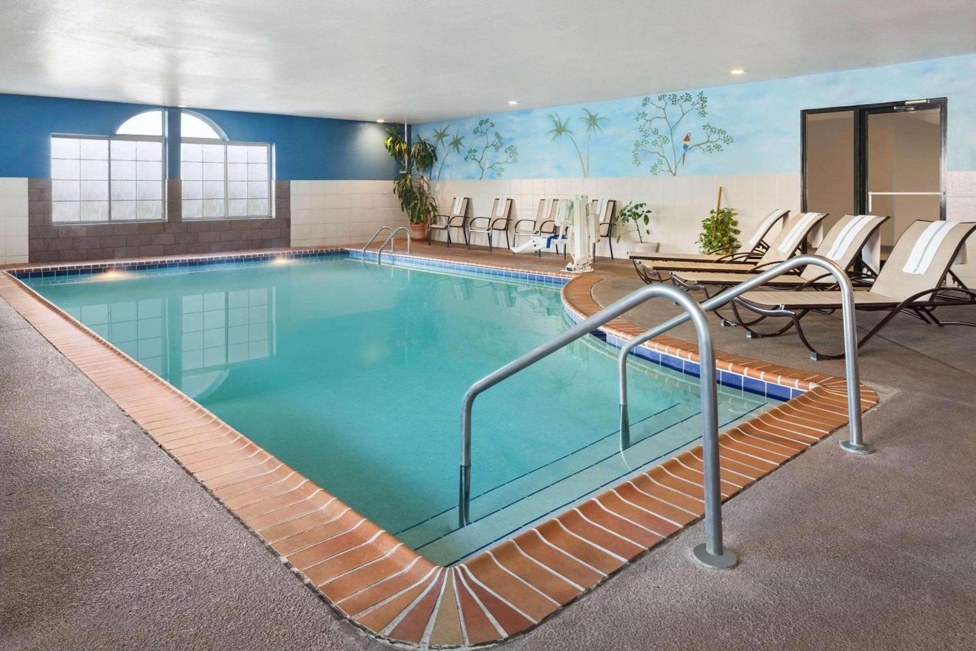 Country Inn & Suites by Radisson, Lexington, KY photo 7