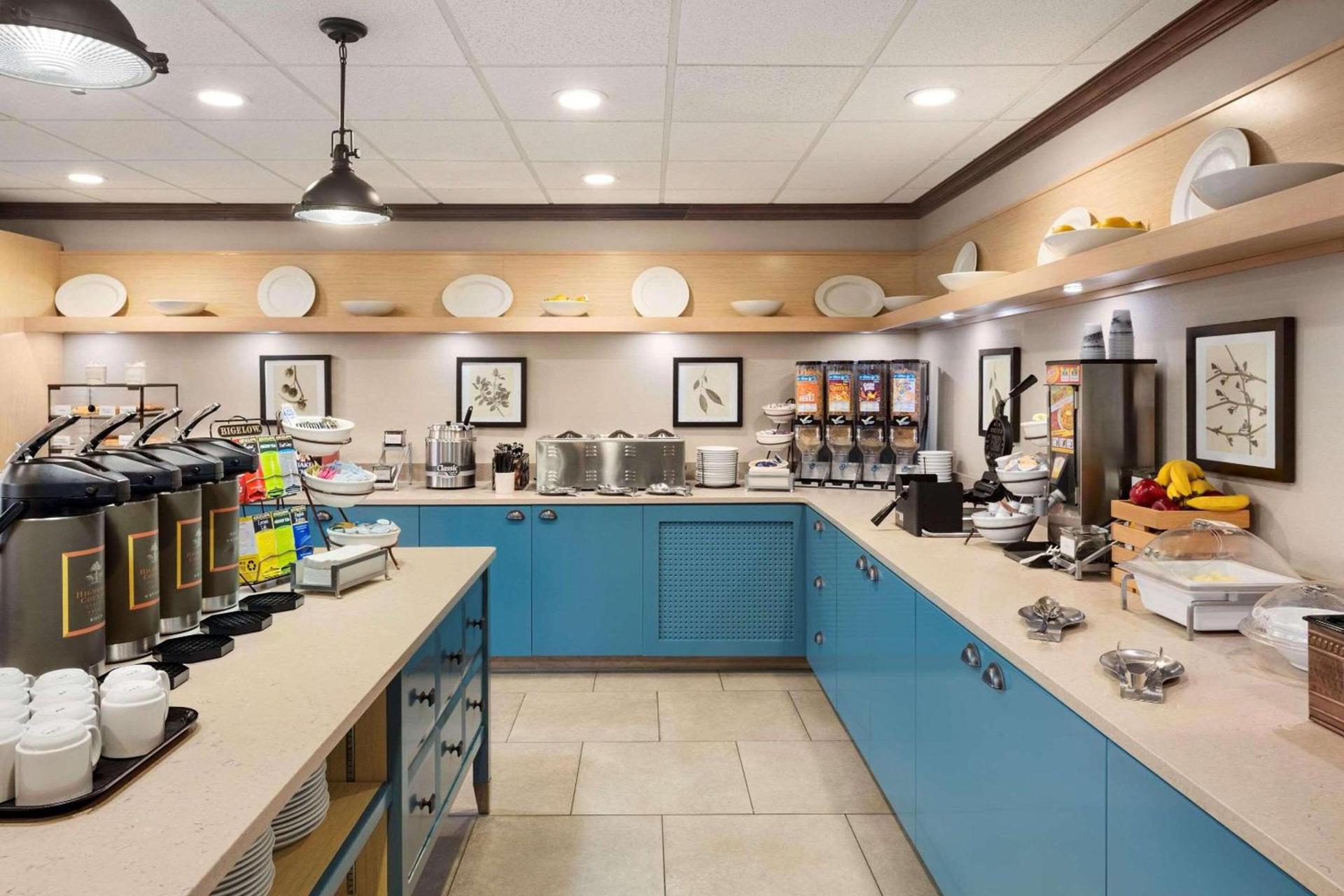Country Inn & Suites by Radisson, Lexington, KY photo 10