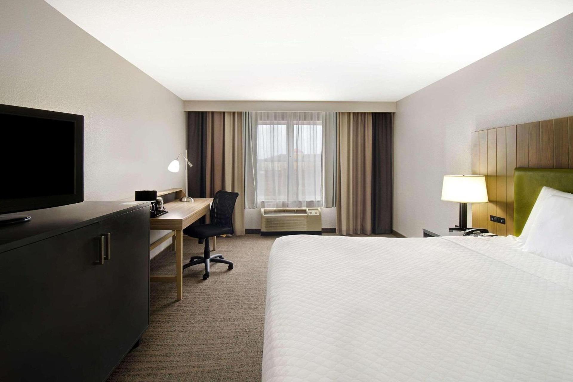 Country Inn & Suites by Radisson, Cincinnati Airport, KY photo 9