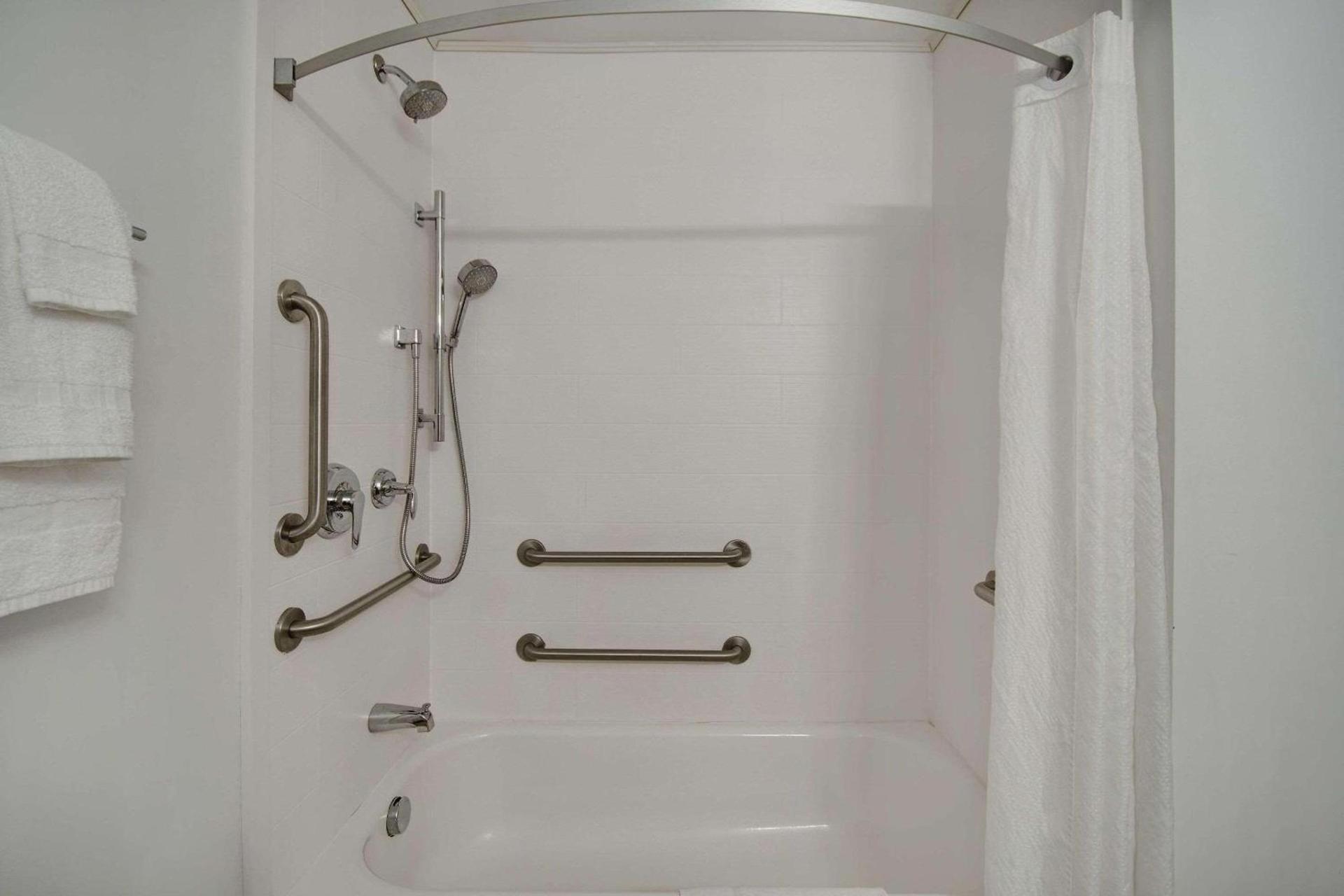 Country Inn & Suites by Radisson, Cincinnati Airport, KY photo 14