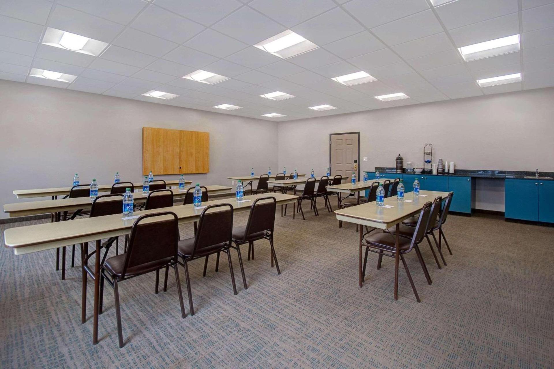 Country Inn & Suites by Radisson, Cincinnati Airport, KY photo 24