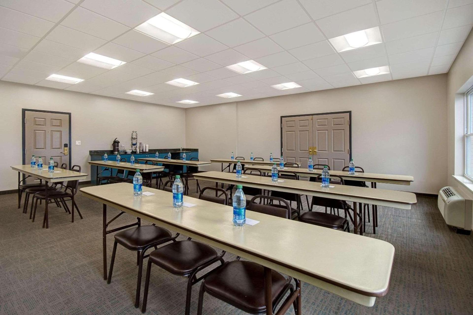 Country Inn & Suites by Radisson, Cincinnati Airport, KY photo 25