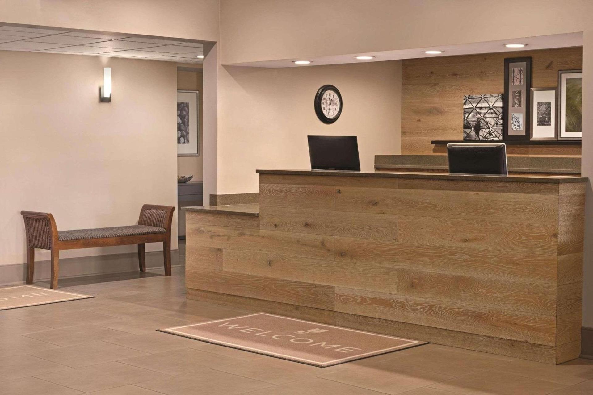 Country Inn & Suites by Radisson, Georgetown, KY photo 3