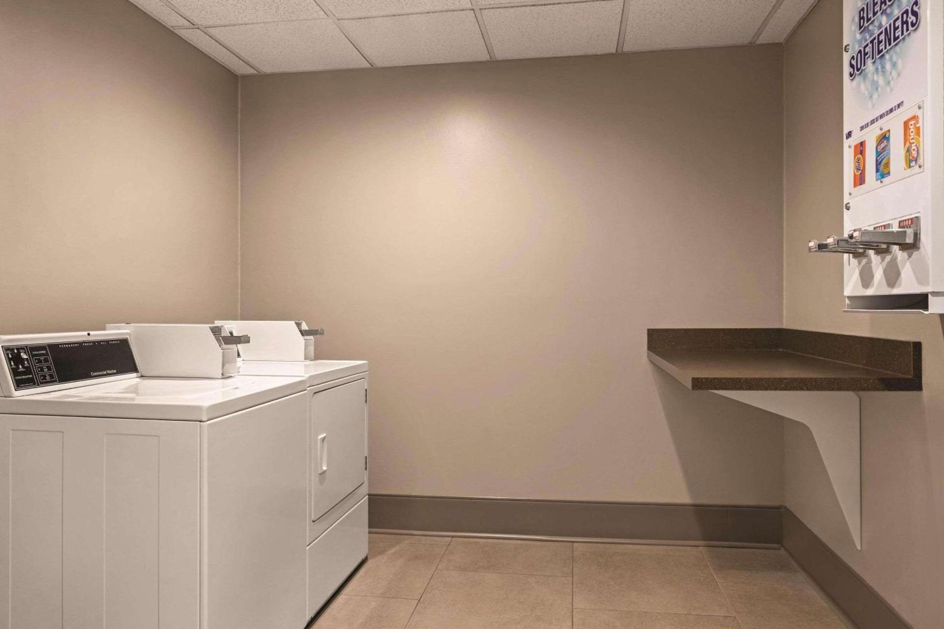 Country Inn & Suites by Radisson, Georgetown, KY photo 30