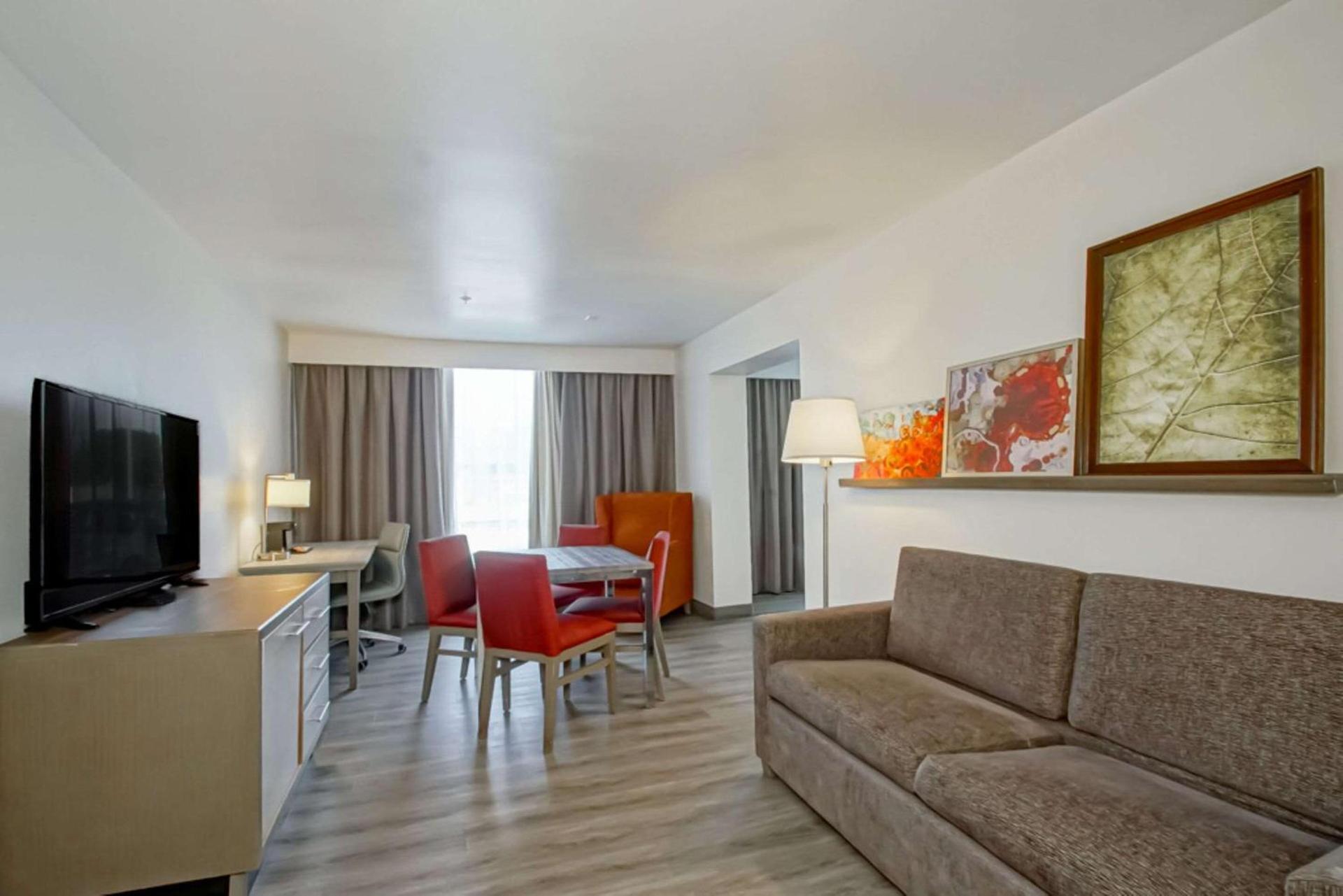 Country Inn & Suites by Radisson, New Orleans I-10 East, LA photo 16