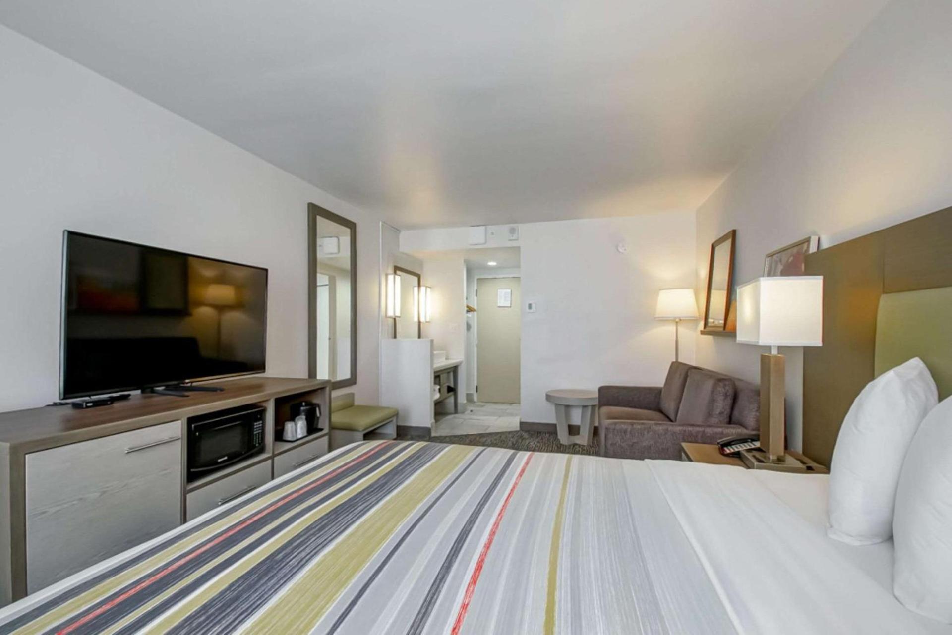 Country Inn & Suites by Radisson, New Orleans I-10 East, LA photo 22