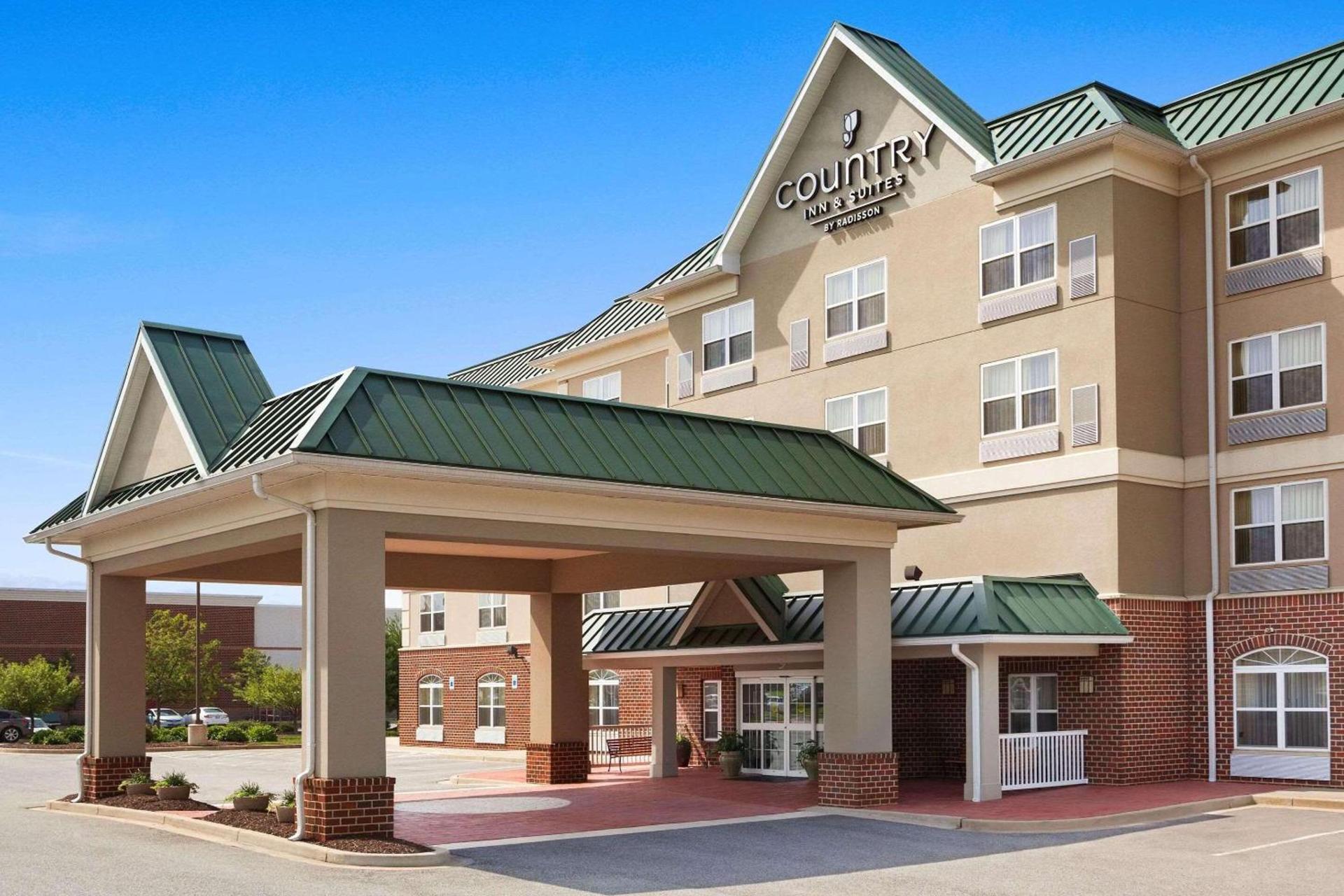 Spark by Hilton California Lexington Park — hotel in California