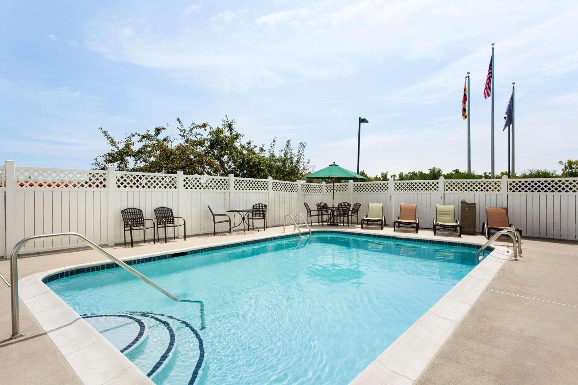 Country Inn & Suites by Radisson, Bel Air-Aberdeen, MD photo 11