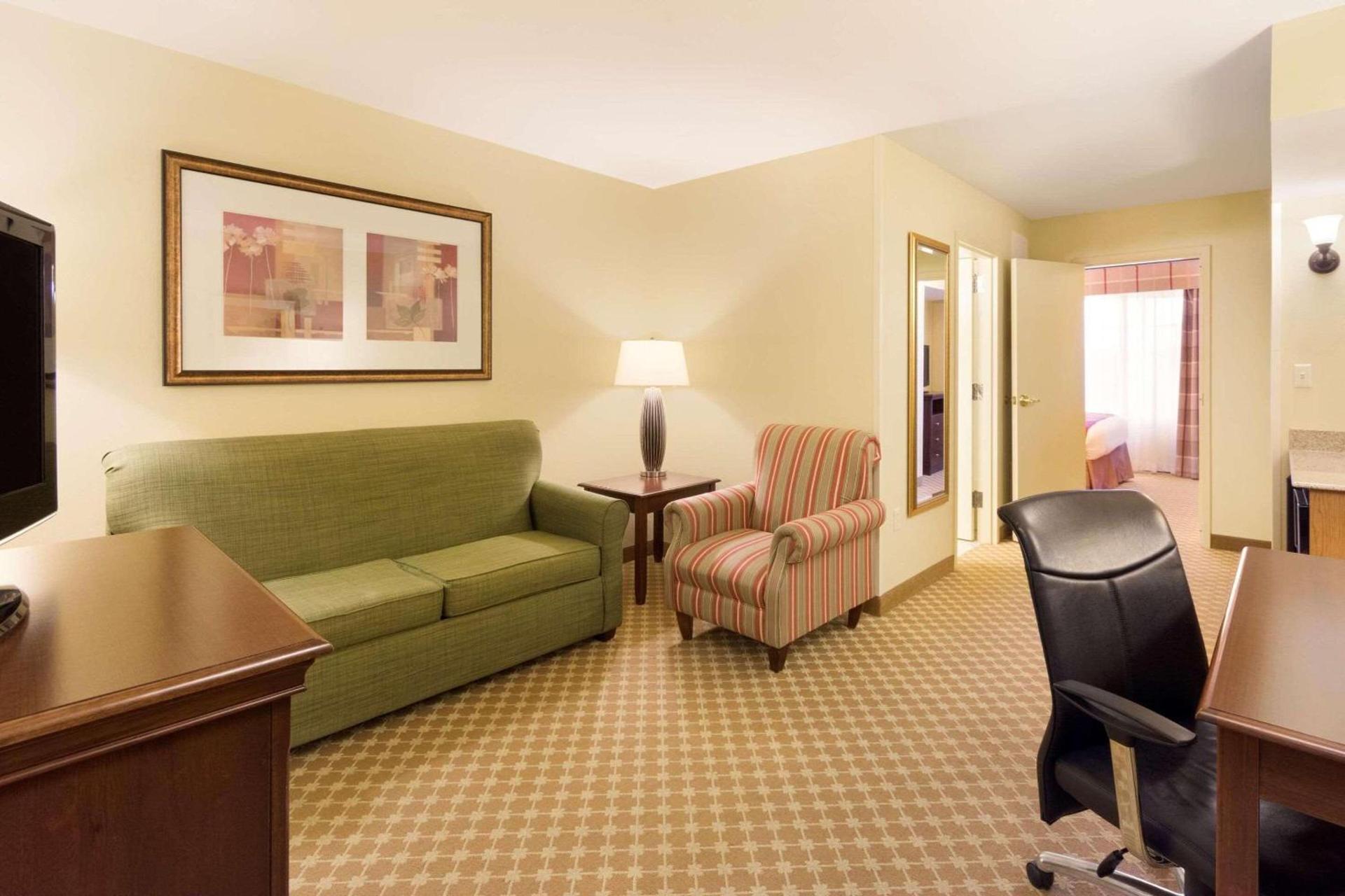 Country Inn & Suites by Radisson, Covington, LA photo 7