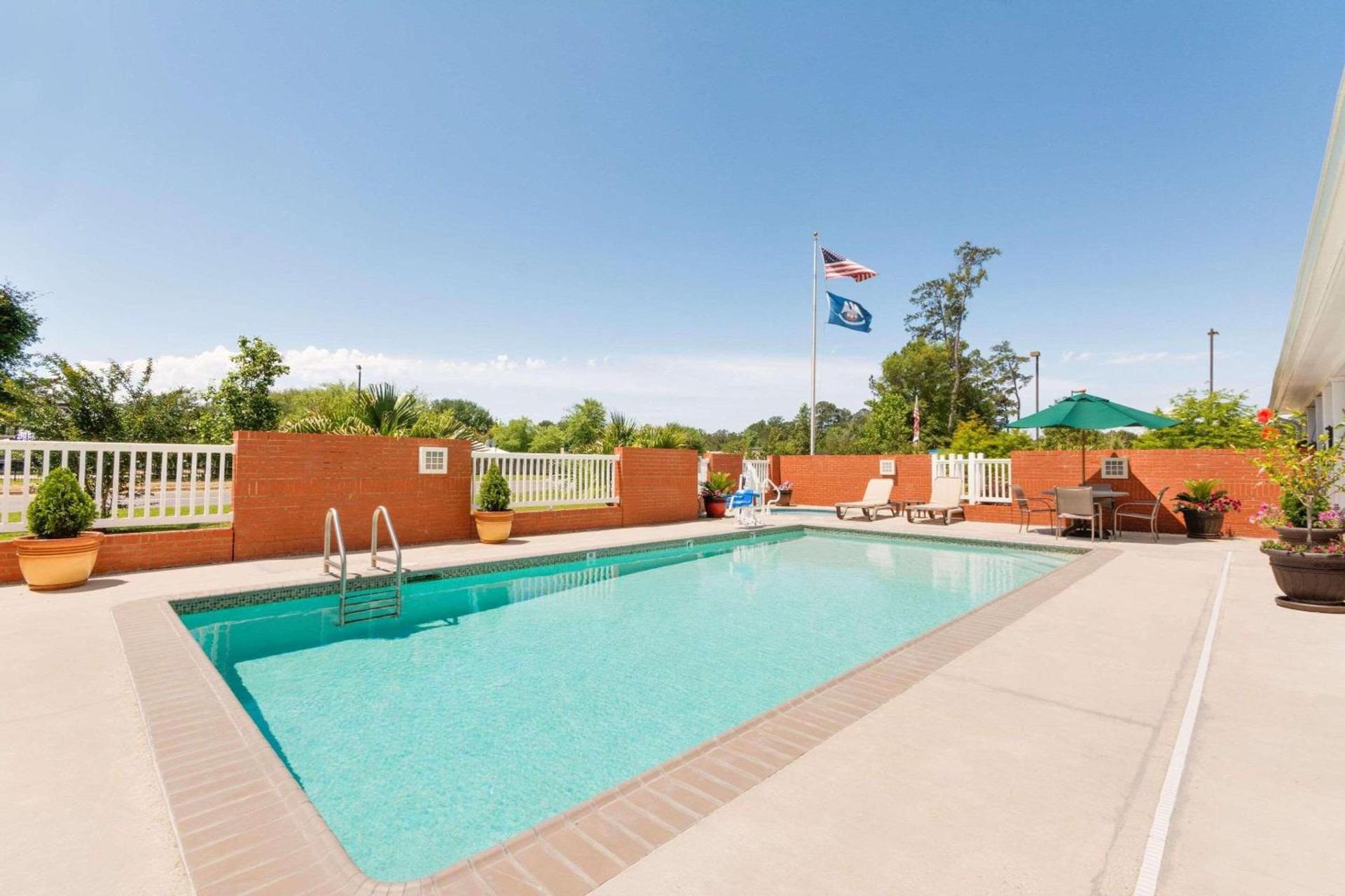 Country Inn & Suites by Radisson, Covington, LA photo 11