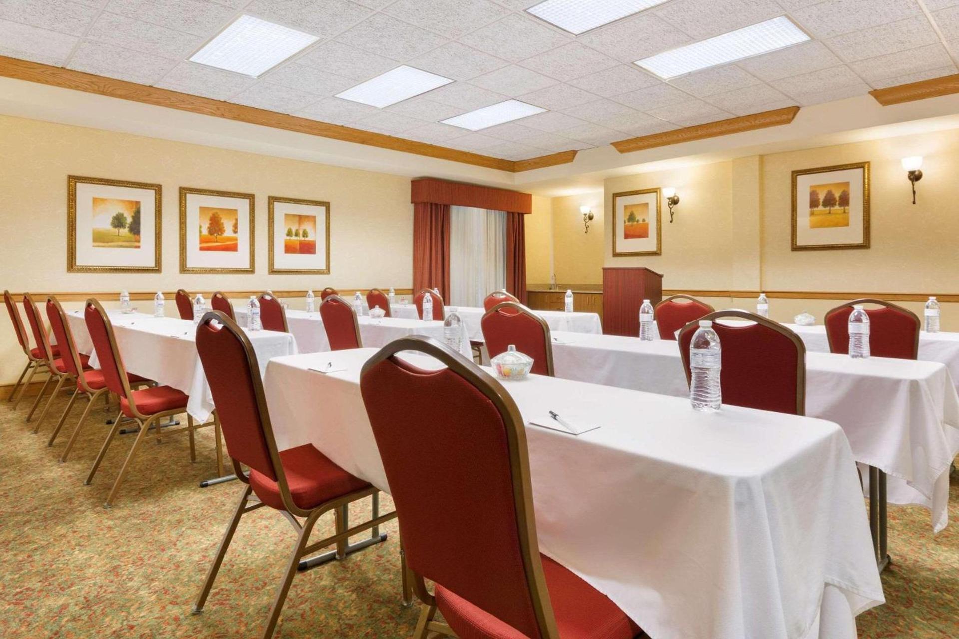 Country Inn & Suites by Radisson, Covington, LA photo 14