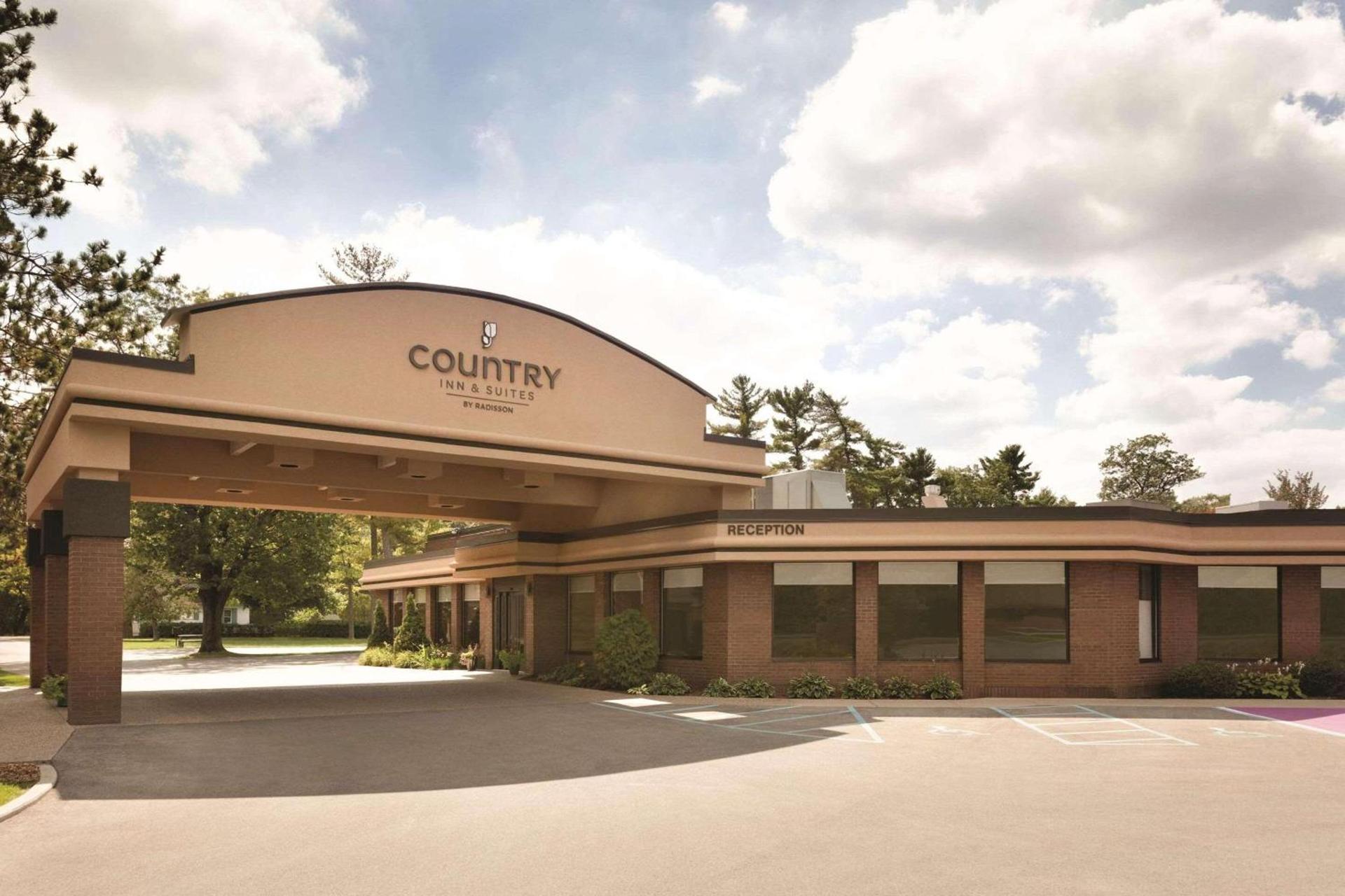 Country Inn & Suites by Radisson, Traverse City, MI photo 47
