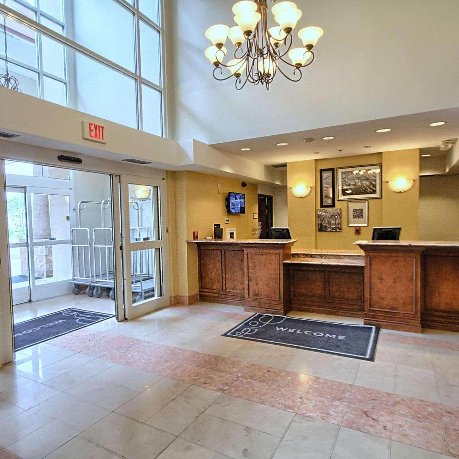 Country Inn & Suites by Radisson, Dearborn, MI photo 7