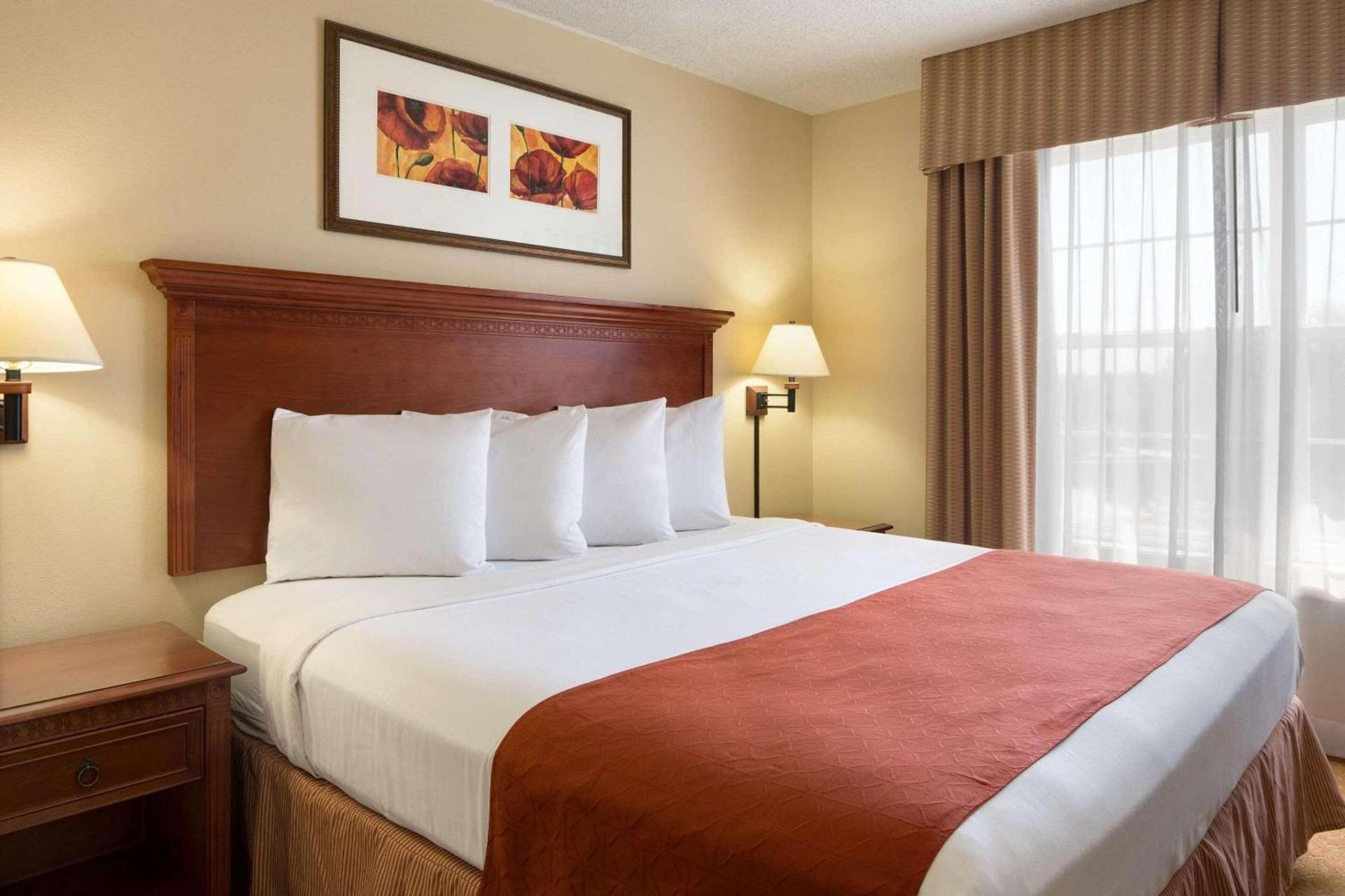 Country Inn & Suites by Radisson, Baltimore North, MD photo 7