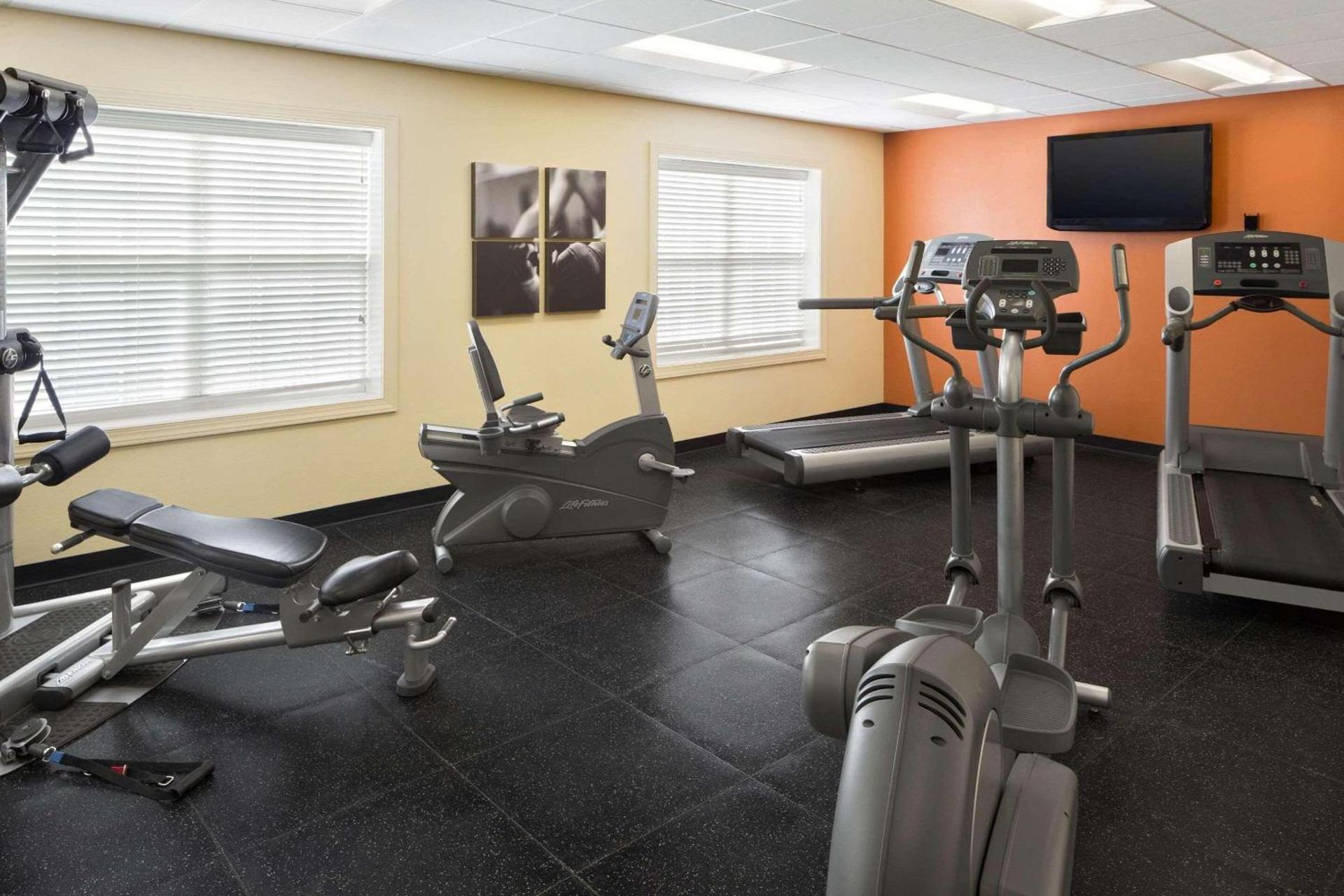 Country Inn & Suites by Radisson, Baltimore North, MD photo 10
