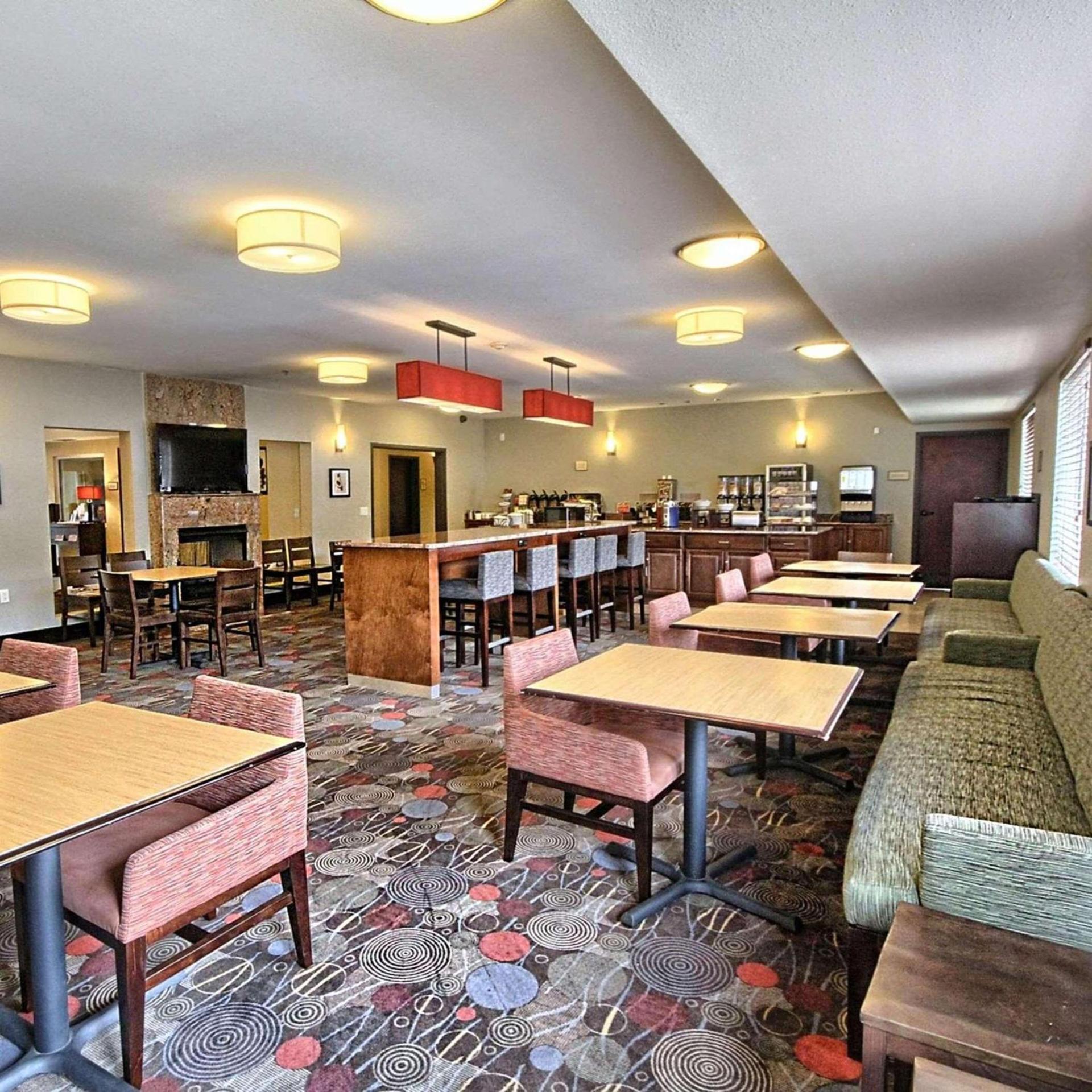 Country Inn & Suites by Radisson, Dearborn, MI photo 26