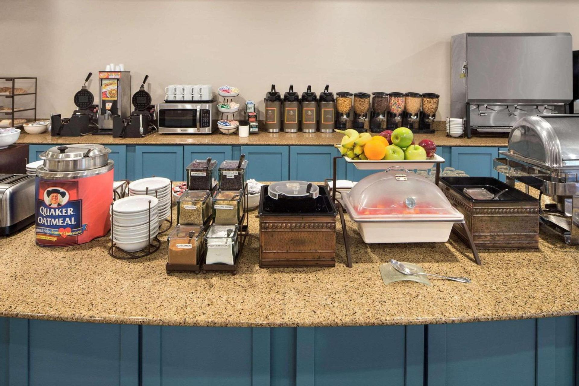 Country Inn & Suites by Radisson, Baltimore North, MD photo 12