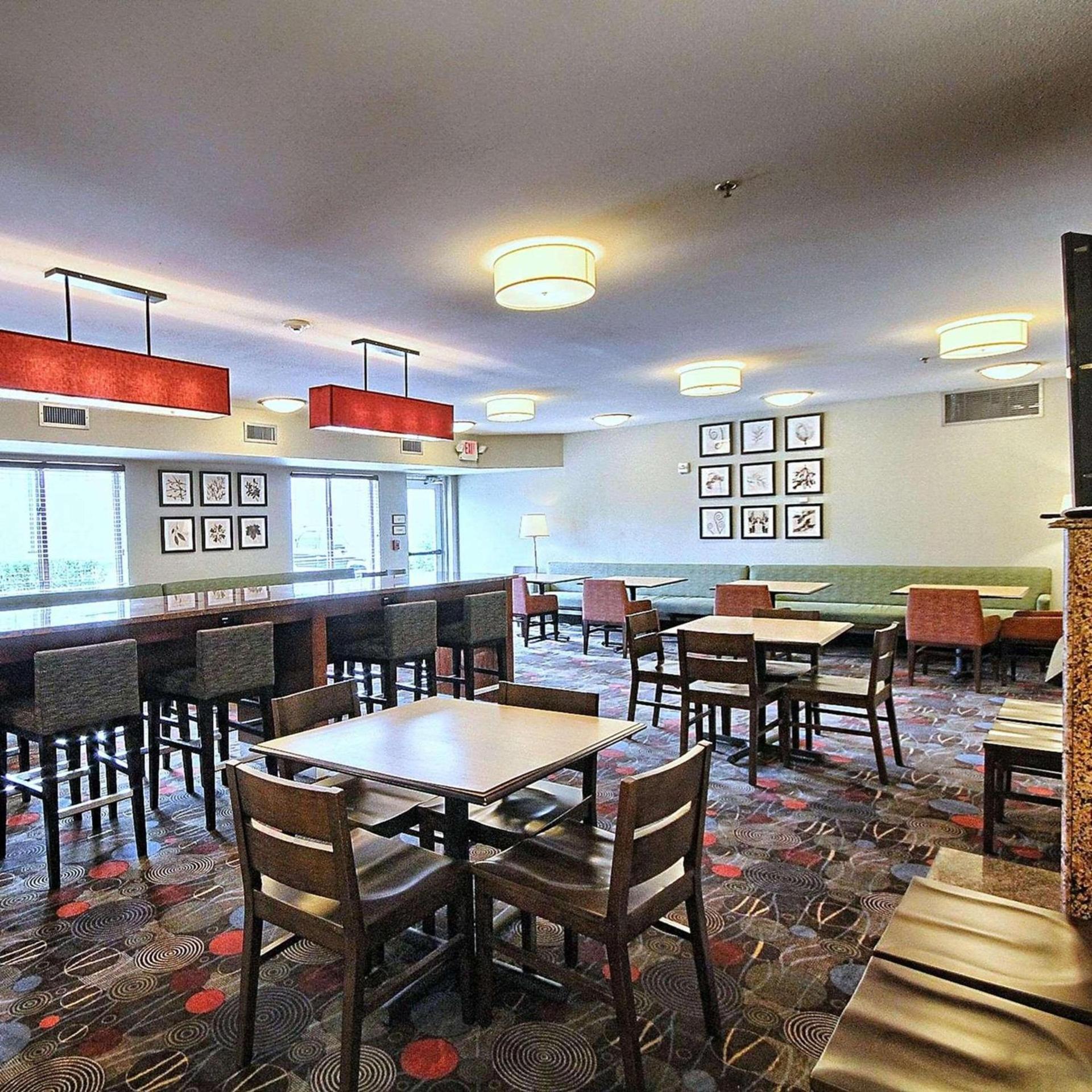 Country Inn & Suites by Radisson, Dearborn, MI photo 29