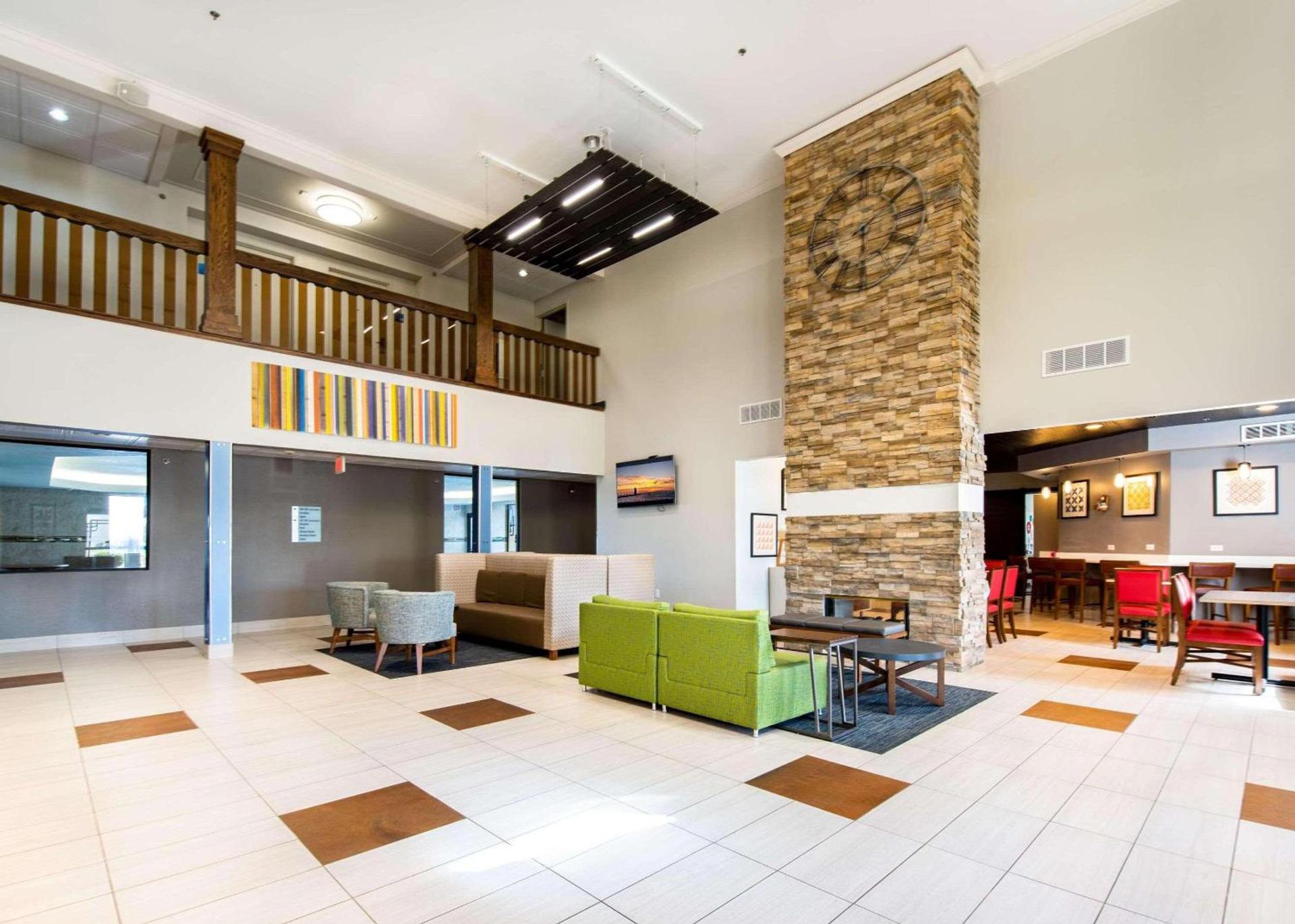 Country Inn & Suites by Radisson, South Haven, MI photo 3