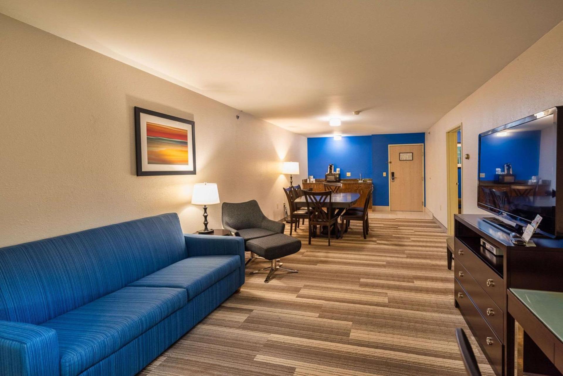 Country Inn & Suites by Radisson, South Haven, MI photo 26