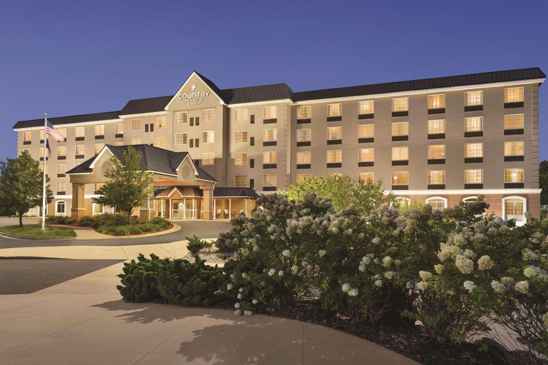 Country Inn & Suites by Radisson, Grand Rapids East, MI photo 5