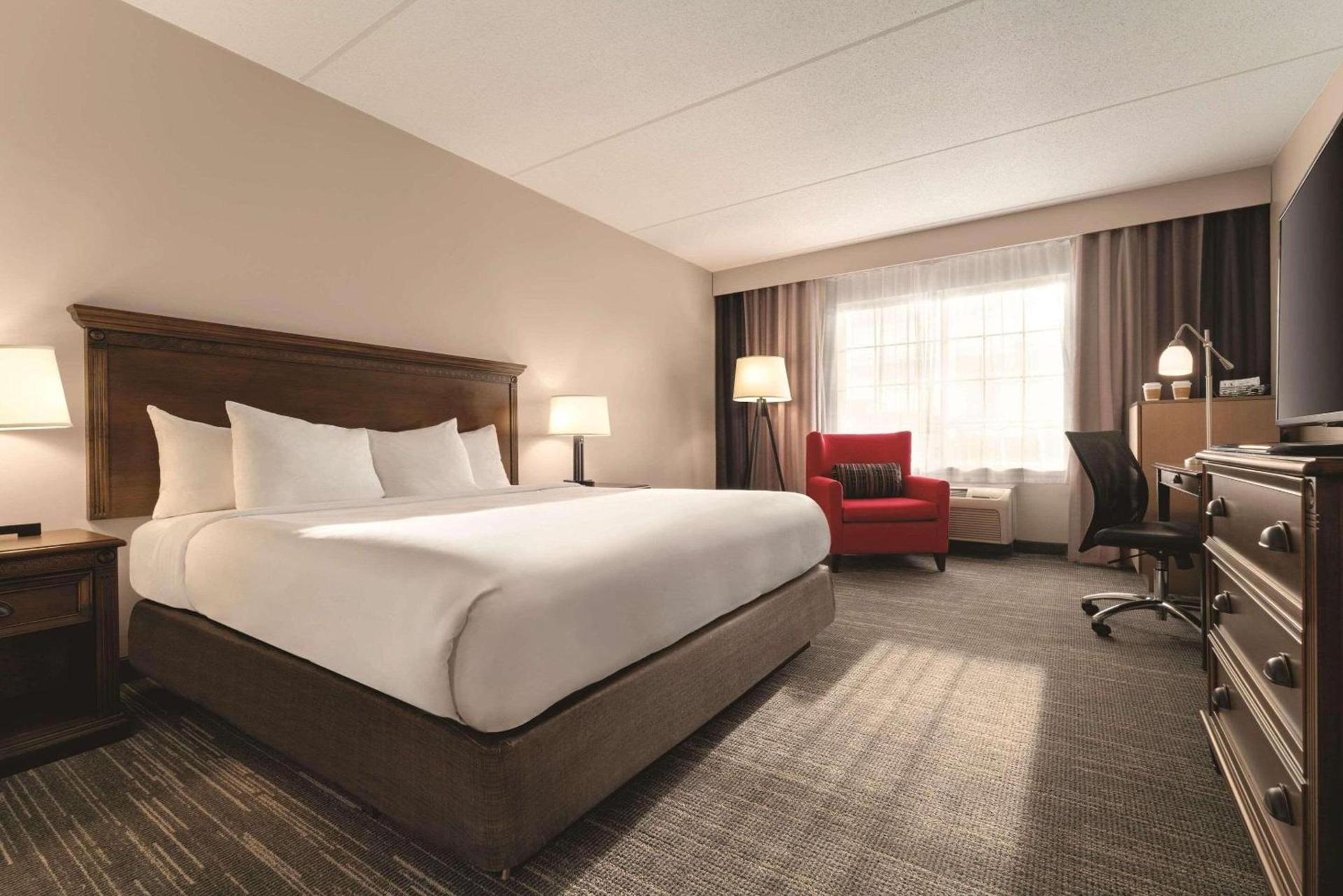 Country Inn & Suites by Radisson, Grand Rapids East, MI photo 10