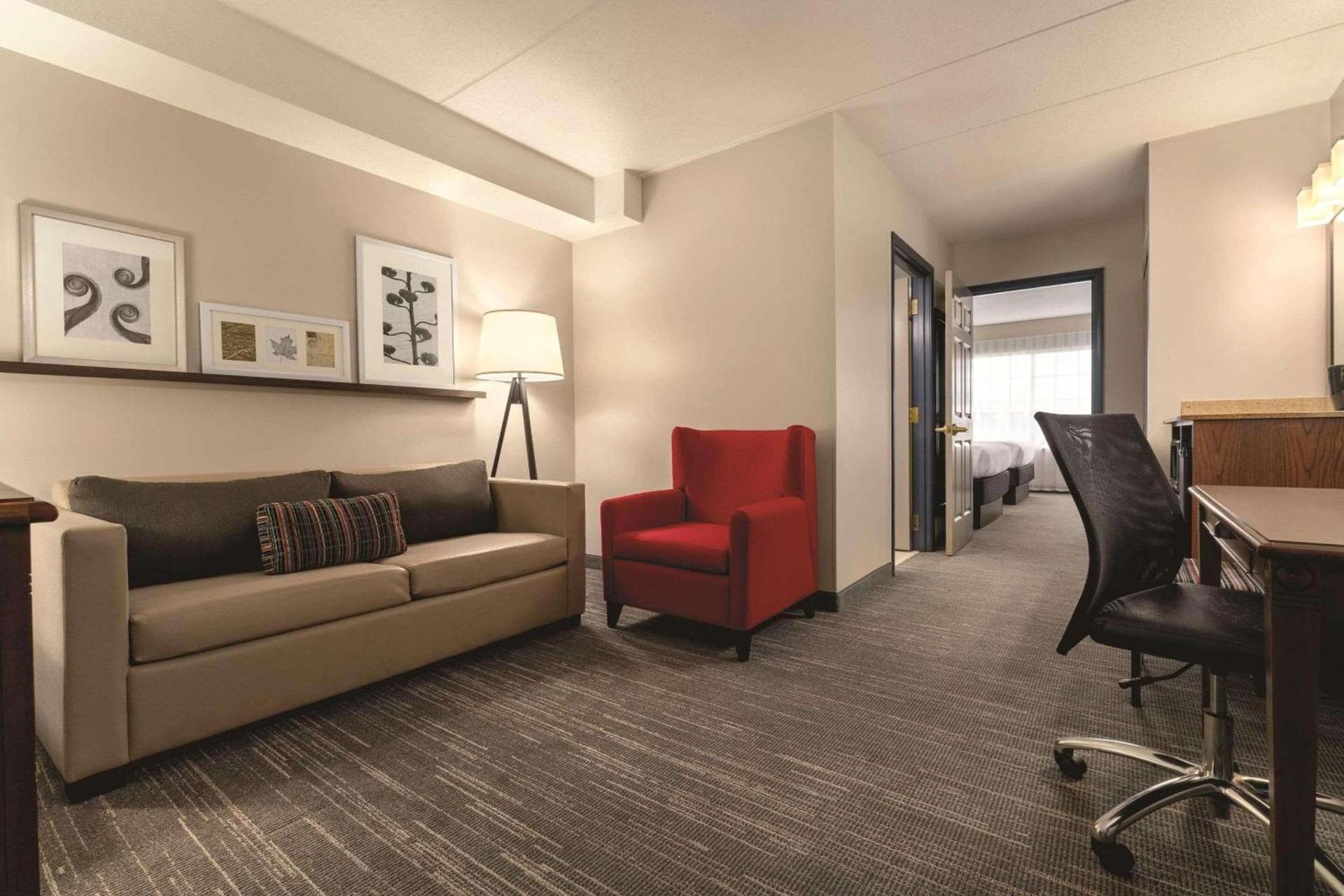 Country Inn & Suites by Radisson, Grand Rapids East, MI photo 14