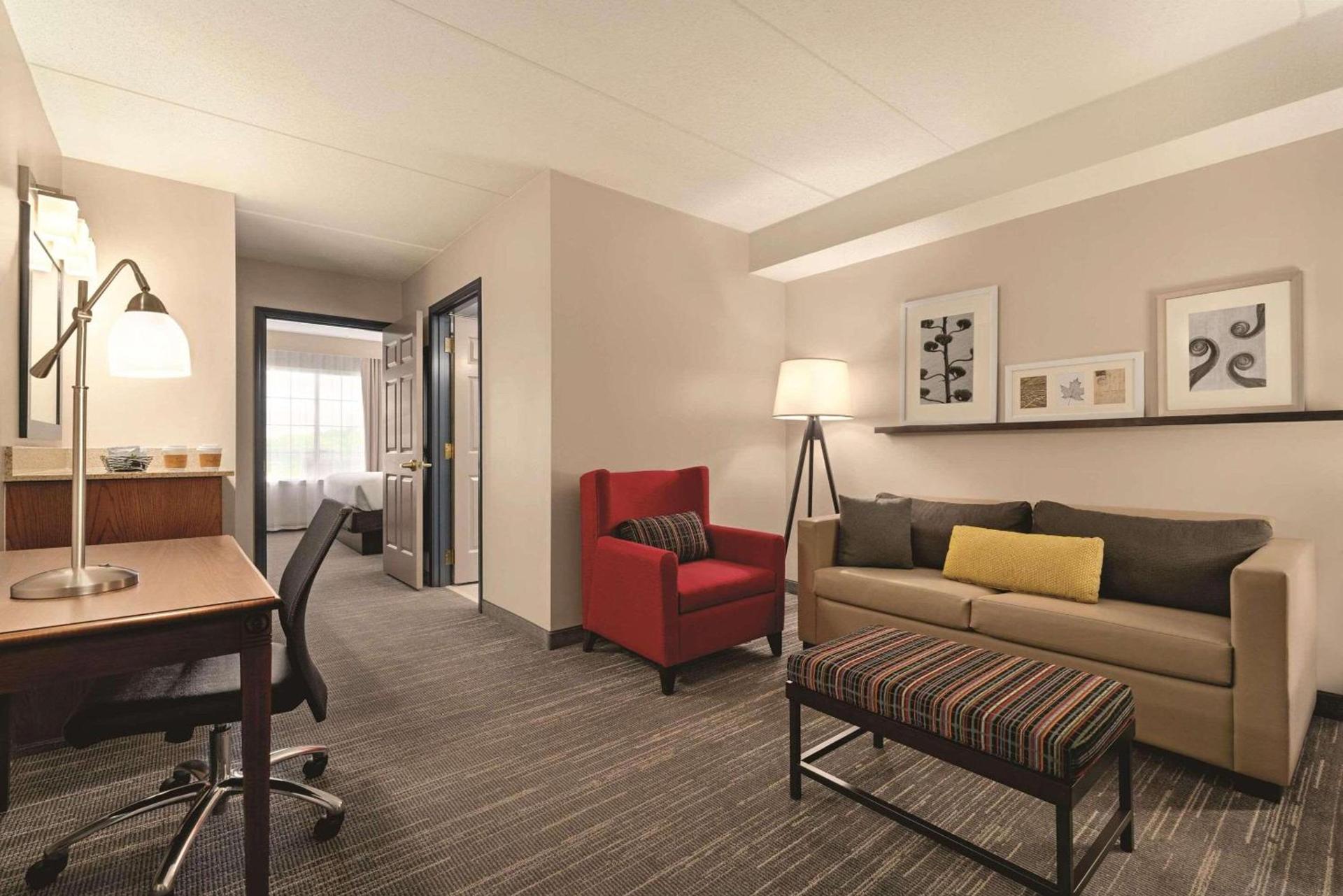 Country Inn & Suites by Radisson, Grand Rapids East, MI photo 16