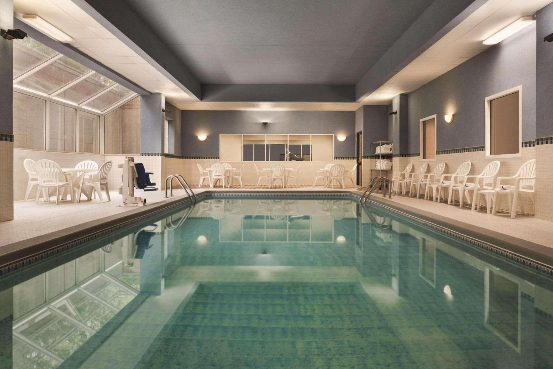 Country Inn & Suites by Radisson, Grand Rapids East, MI photo 21