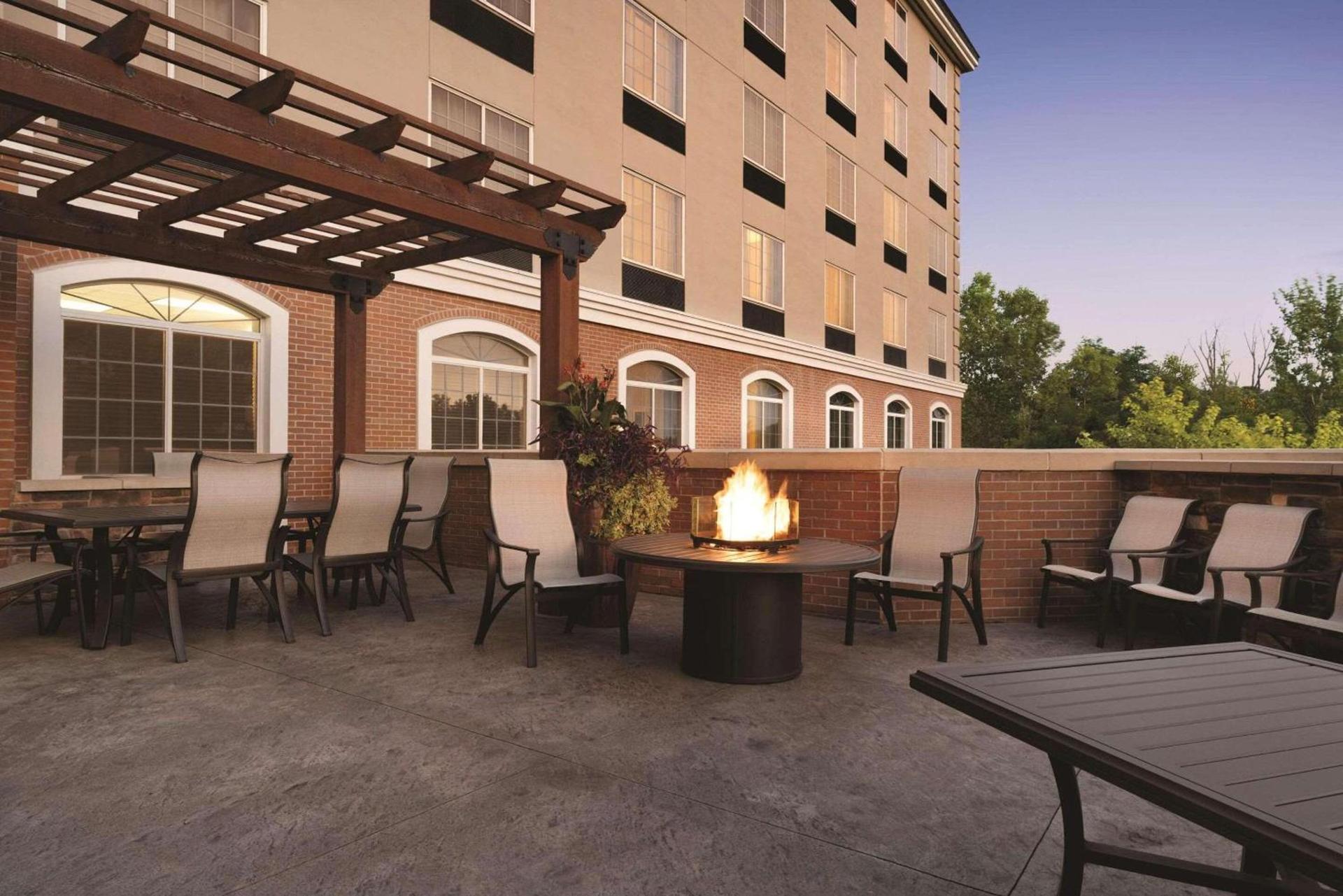 Country Inn & Suites by Radisson, Grand Rapids East, MI photo 31