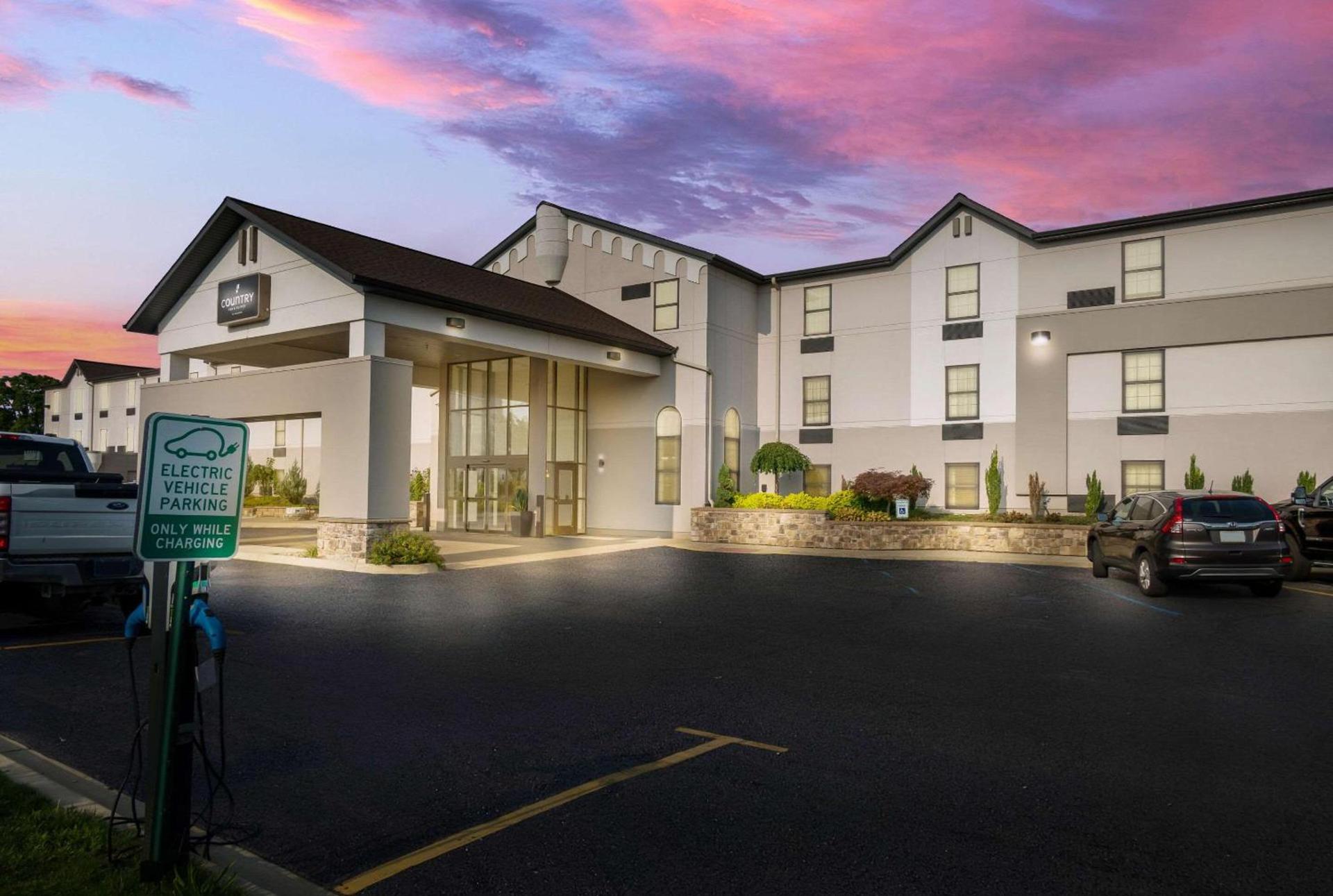 Country Inn & Suites by Radisson, Grandville-Grand Rapids West, MI photo 3
