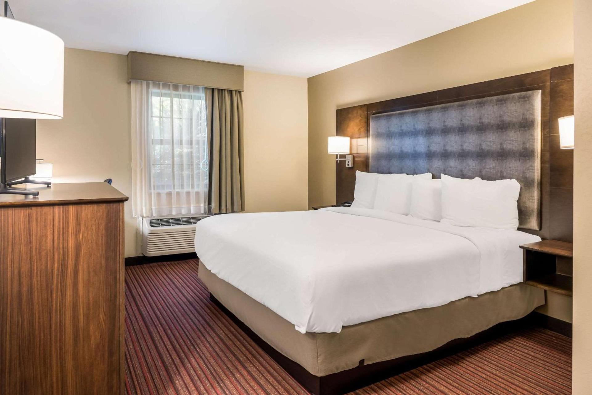 Country Inn & Suites by Radisson, Grandville-Grand Rapids West, MI photo 8