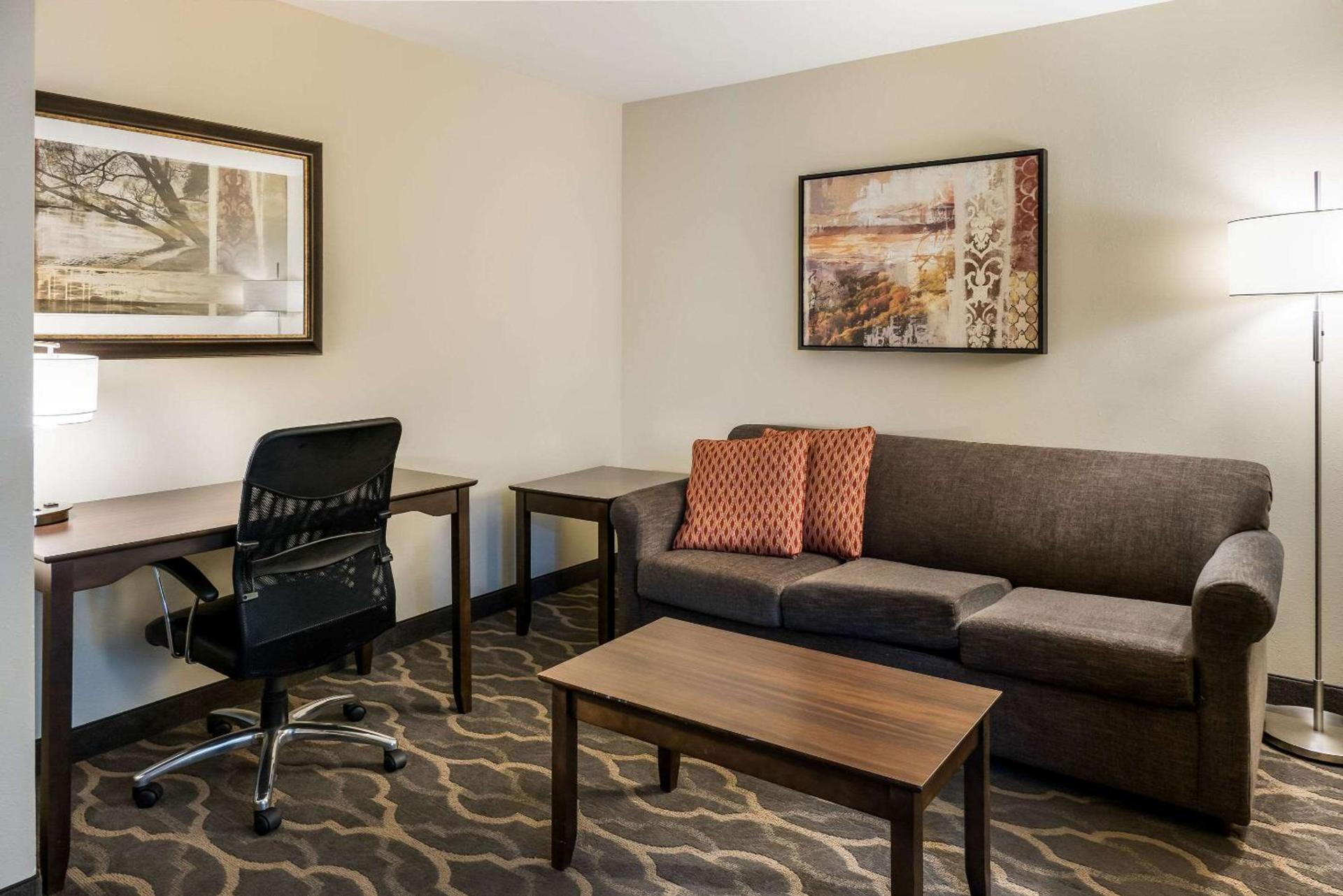 Country Inn & Suites by Radisson, Grandville-Grand Rapids West, MI photo 12