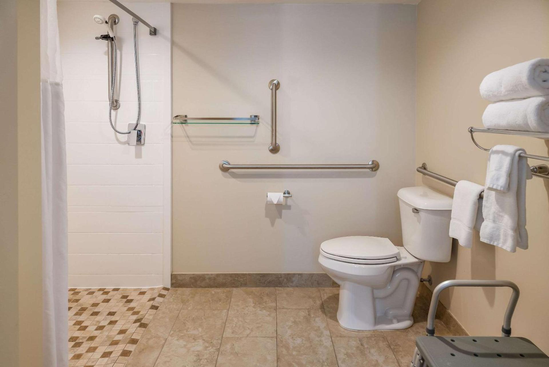 Country Inn & Suites by Radisson, Grandville-Grand Rapids West, MI photo 15